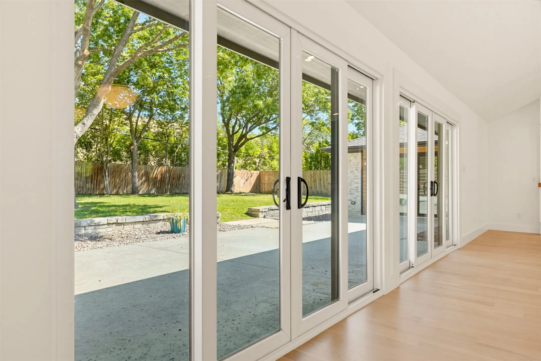 Single Family Residence For Rent in Dallas County , 6331 Linden Lane, Dallas, Texas 75230, 4 Bedroom, 4 Bathroom, 3 Garage spaces, 2,875 Sqft, built in 1955, mls#21386116, Real Estate Agent in Dallas, Homes For Rent in Dallas county, Homes For Rent in Dallas, Realtor in Dallas Texas, Real Estate Brokerage Independent Realty Texas, Luminita Cordes Realtor