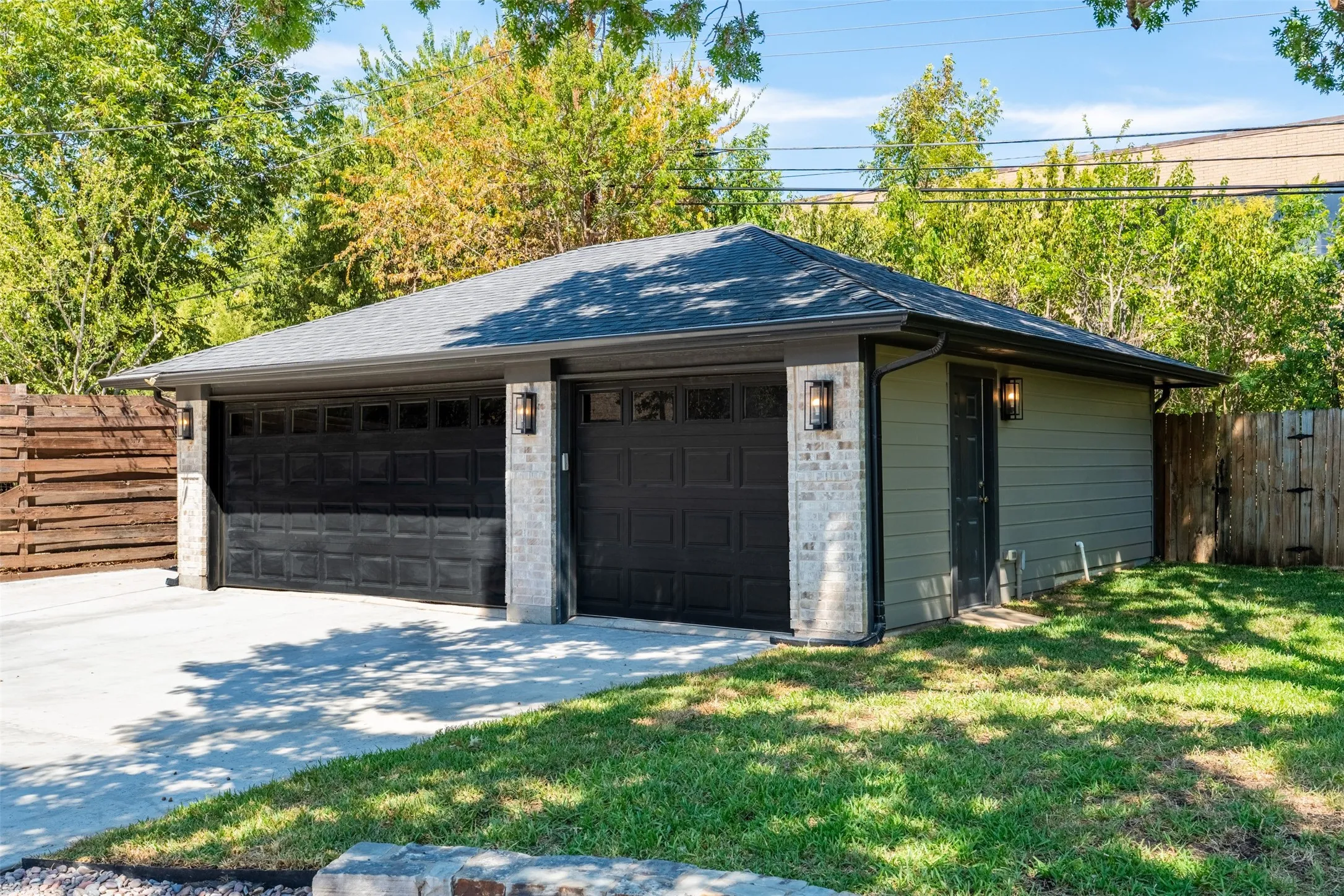 Single Family Residence For Rent in Dallas County , 6331 Linden Lane, Dallas, Texas 75230, 4 Bedroom, 4 Bathroom, 3 Garage spaces, 2,875 Sqft, built in 1955, mls#21386116, Real Estate Agent in Dallas, Homes For Rent in Dallas county, Homes For Rent in Dallas, Realtor in Dallas Texas, Real Estate Brokerage Independent Realty Texas, Luminita Cordes Realtor