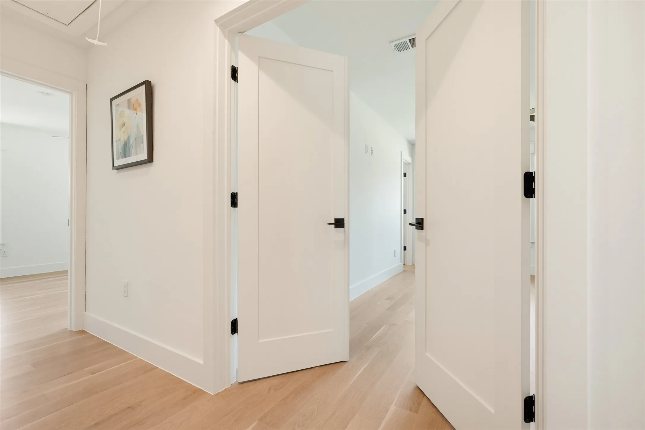 Single Family Residence For Rent in Dallas County , 6331 Linden Lane, Dallas, Texas 75230, 4 Bedroom, 4 Bathroom, 3 Garage spaces, 2,875 Sqft, built in 1955, mls#21386116, Real Estate Agent in Dallas, Homes For Rent in Dallas county, Homes For Rent in Dallas, Realtor in Dallas Texas, Real Estate Brokerage Independent Realty Texas, Luminita Cordes Realtor