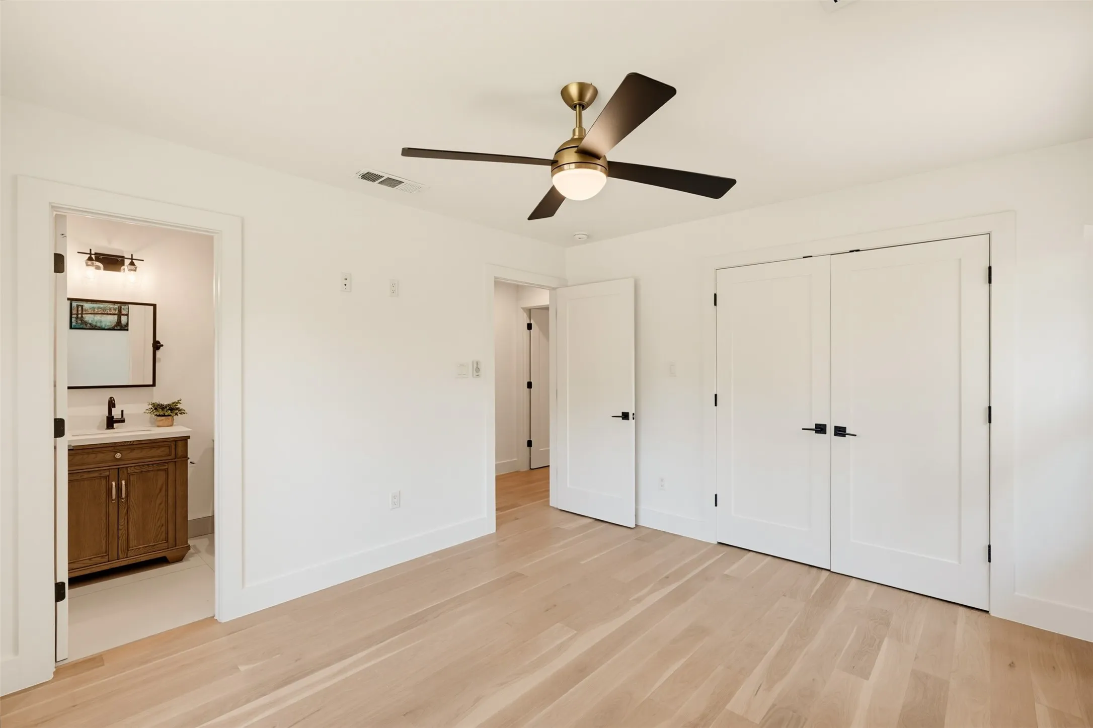 Single Family Residence For Rent in Dallas County , 6331 Linden Lane, Dallas, Texas 75230, 4 Bedroom, 4 Bathroom, 3 Garage spaces, 2,875 Sqft, built in 1955, mls#21386116, Real Estate Agent in Dallas, Homes For Rent in Dallas county, Homes For Rent in Dallas, Realtor in Dallas Texas, Real Estate Brokerage Independent Realty Texas, Luminita Cordes Realtor