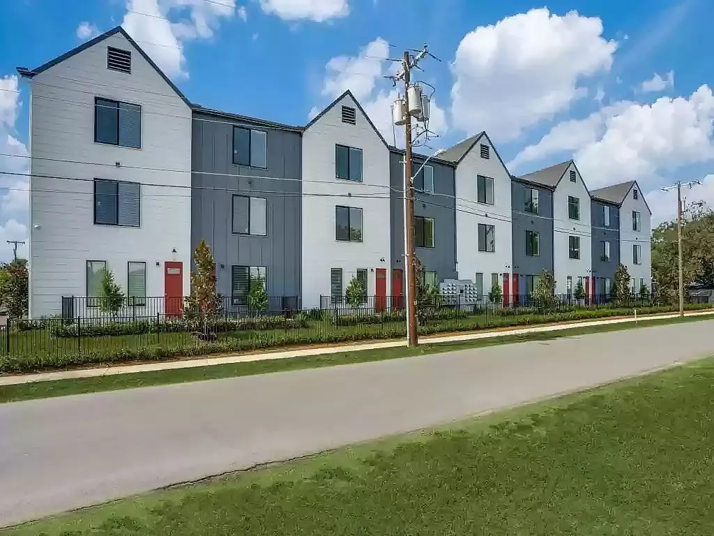Apartment For Rent in Dallas County , 3275 Dallas Street 204, Dallas, Texas 75210, 1 Bedroom, 1 Bathroom, Garage spaces, 760 Sqft, built in 2020, mls#21393446, Real Estate Agent in Dallas, Homes For Rent in Dallas county, Homes For Rent in Dallas, Realtor in Dallas Texas, Real Estate Brokerage Independent Realty Texas, Luminita Cordes Realtor