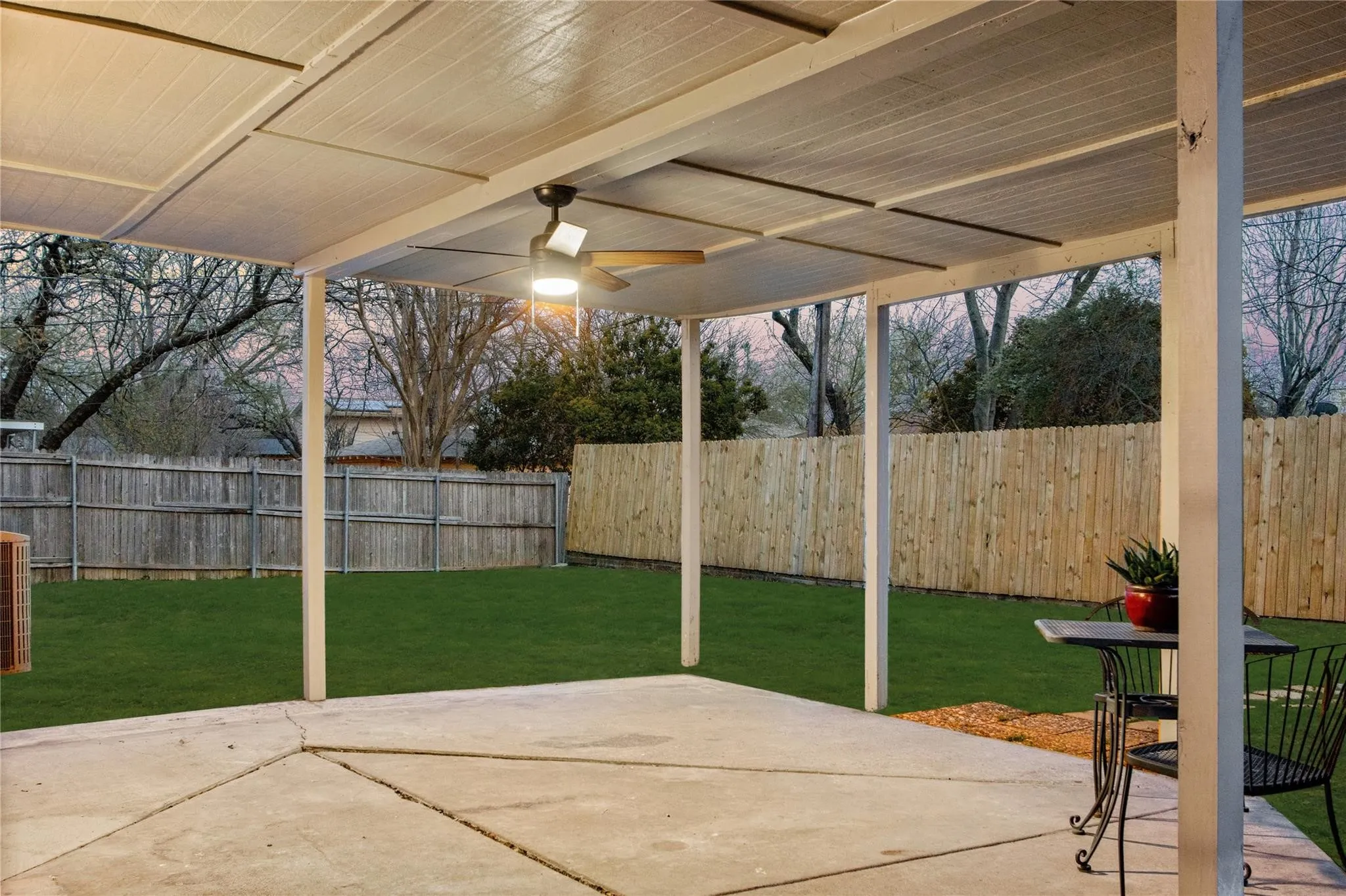 Single Family Residence For Sale in Dallas County , 609 Cambridge Drive, Richardson, Texas 75080, 3 Bedroom, 2 Bathroom, 2 Garage spaces, 1,428 Sqft, built in 1961, mls#21393064, Real Estate Agent in Richardson, Homes For Sale in Dallas county, Homes For Sale in Richardson, Realtor in Richardson Texas, Real Estate Brokerage Independent Realty Texas, Luminita Cordes Realtor