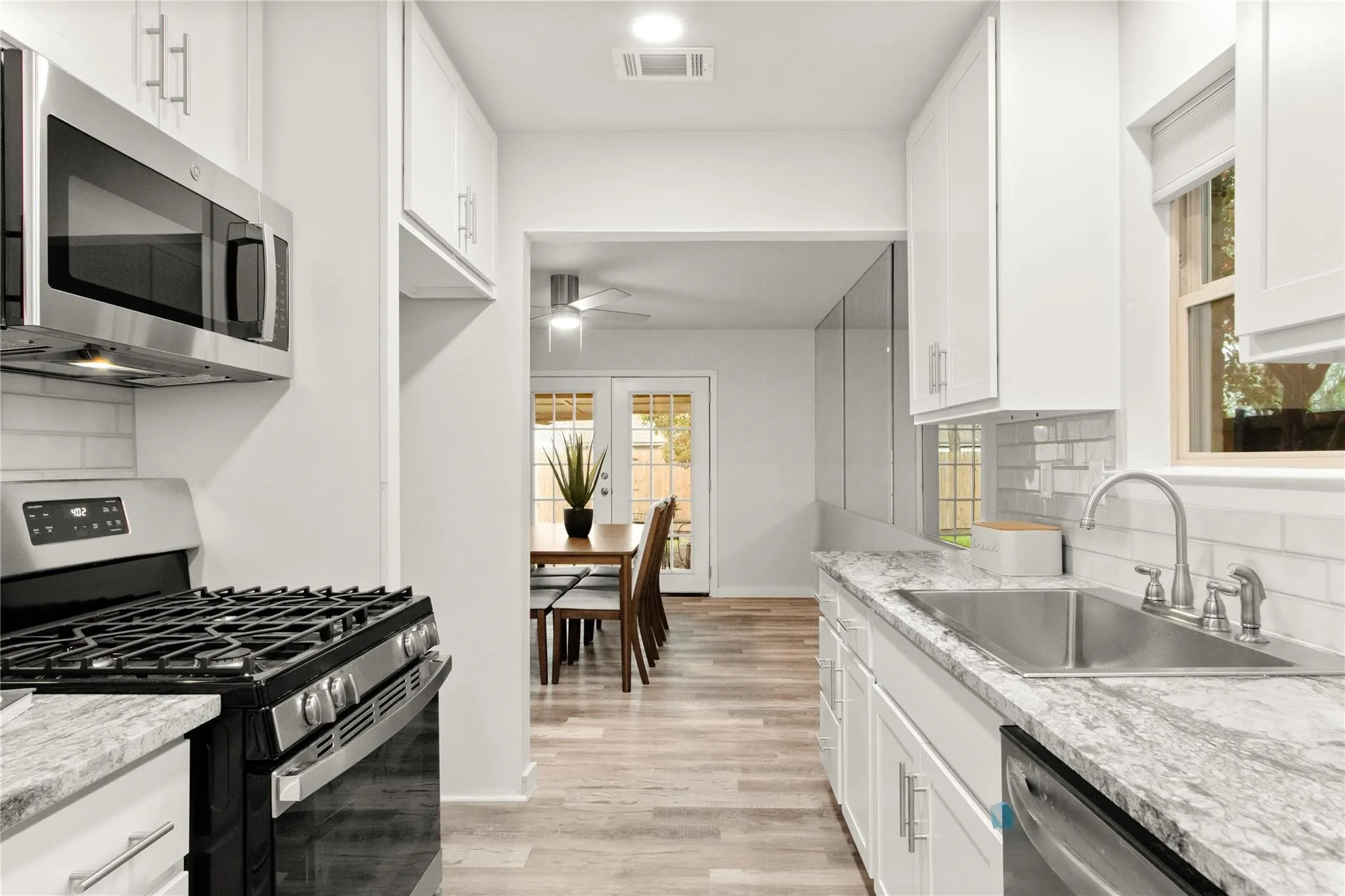 Single Family Residence For Sale in Dallas County , 609 Cambridge Drive, Richardson, Texas 75080, 3 Bedroom, 2 Bathroom, 2 Garage spaces, 1,428 Sqft, built in 1961, mls#21393064, Real Estate Agent in Richardson, Homes For Sale in Dallas county, Homes For Sale in Richardson, Realtor in Richardson Texas, Real Estate Brokerage Independent Realty Texas, Luminita Cordes Realtor