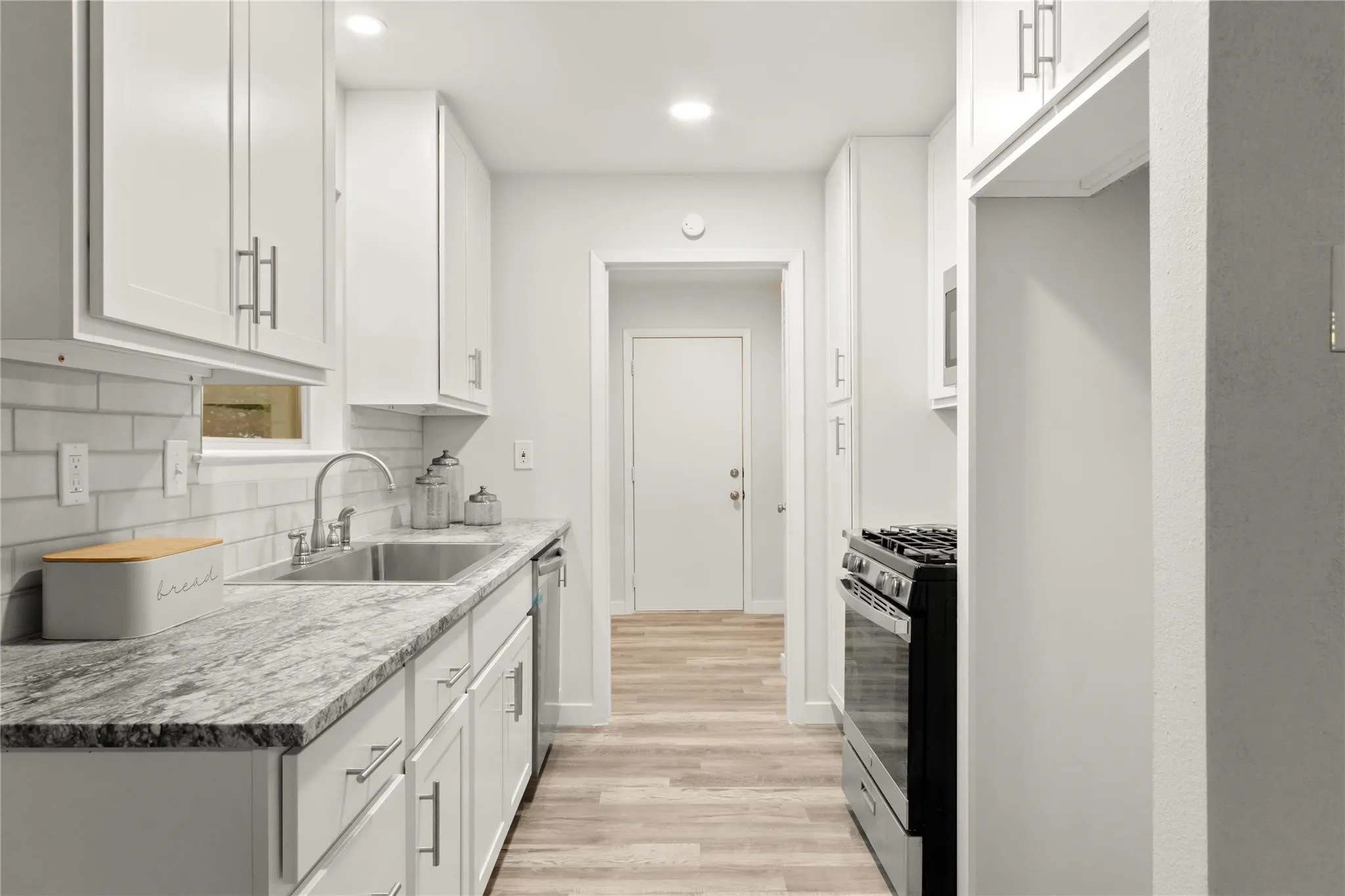 Single Family Residence For Sale in Dallas County , 609 Cambridge Drive, Richardson, Texas 75080, 3 Bedroom, 2 Bathroom, 2 Garage spaces, 1,428 Sqft, built in 1961, mls#21393064, Real Estate Agent in Richardson, Homes For Sale in Dallas county, Homes For Sale in Richardson, Realtor in Richardson Texas, Real Estate Brokerage Independent Realty Texas, Luminita Cordes Realtor