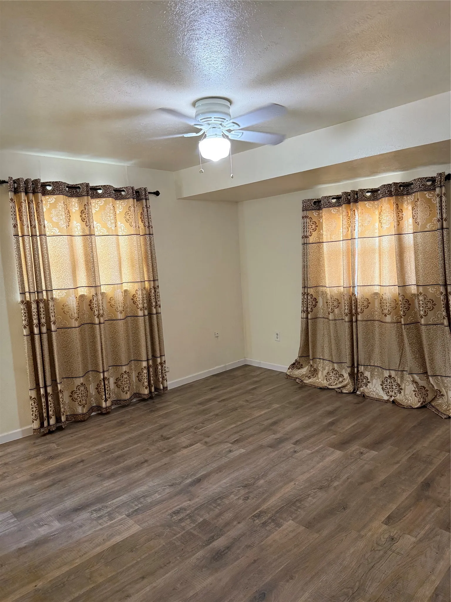 Single Family Residence For Rent in Dallas County , 2820 Laramie Street, Irving, Texas 75062, 3 Bedroom, 2 Bathroom, 2 Garage spaces, 1,610 Sqft, built in 1968, mls#21393448, Real Estate Agent in Irving, Homes For Rent in Dallas county, Homes For Rent in Irving, Realtor in Irving Texas, Real Estate Brokerage Independent Realty Texas, Luminita Cordes Realtor