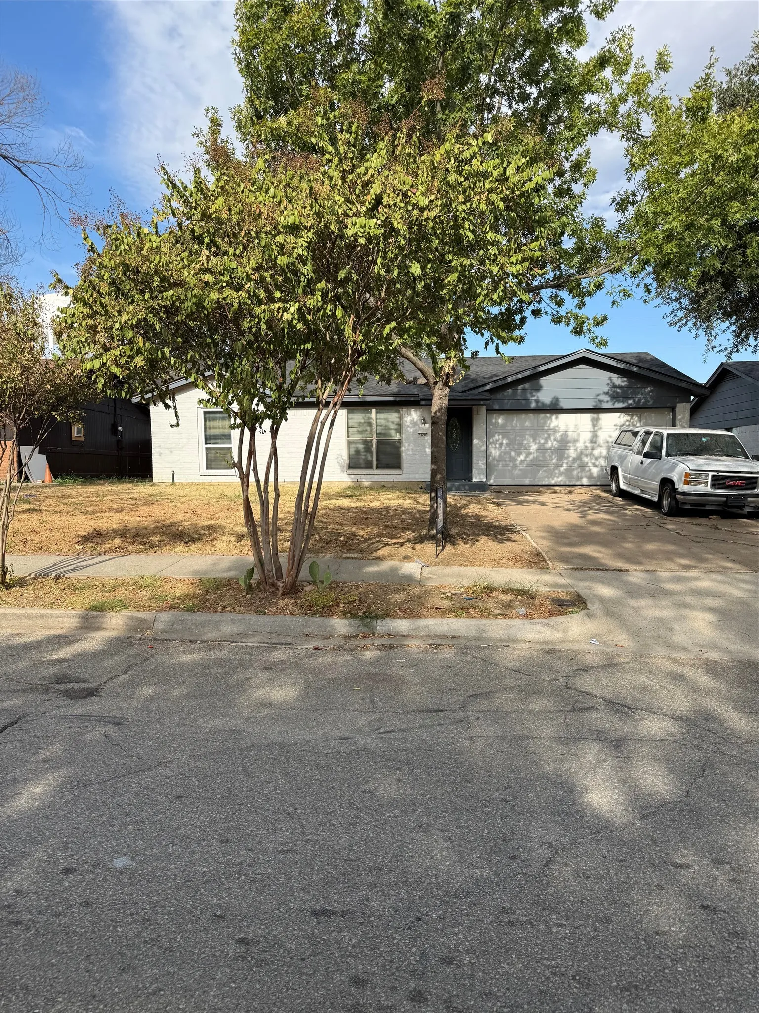 Single Family Residence For Rent in Dallas County , 2820 Laramie Street, Irving, Texas 75062, 3 Bedroom, 2 Bathroom, 2 Garage spaces, 1,610 Sqft, built in 1968, mls#21393448, Real Estate Agent in Irving, Homes For Rent in Dallas county, Homes For Rent in Irving, Realtor in Irving Texas, Real Estate Brokerage Independent Realty Texas, Luminita Cordes Realtor
