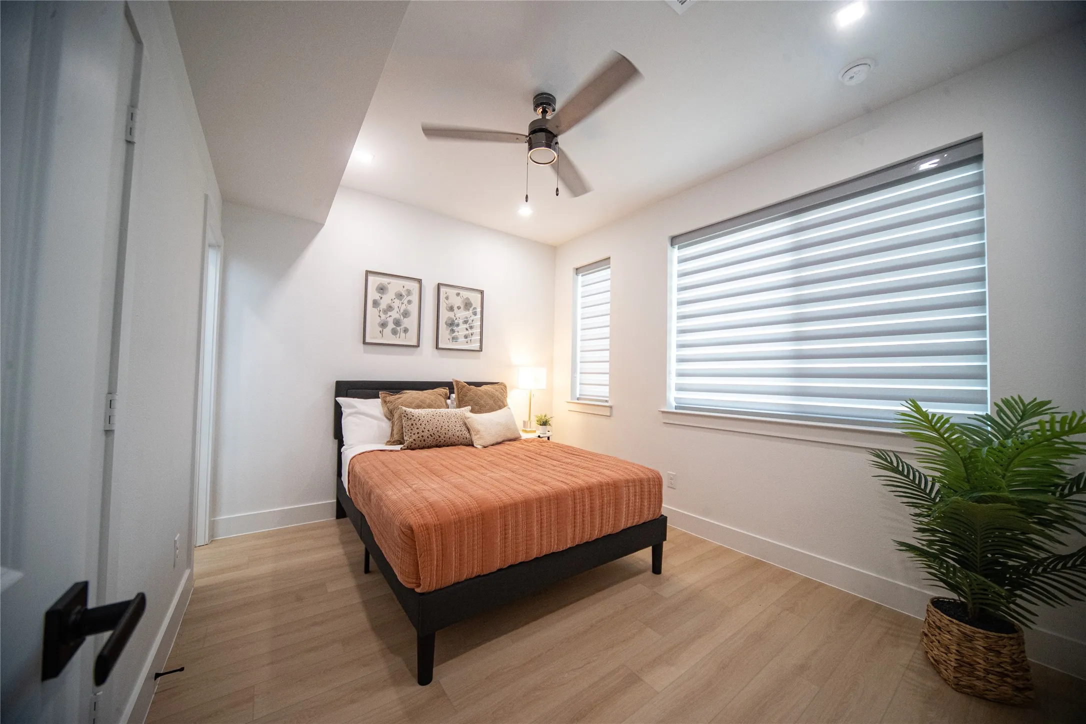 Townhouse For Rent in Tarrant County , 2804 Weisenberger Street 233, Fort Worth, Texas 76107, 2 Bedroom, 3 Bathroom, 2 Garage spaces, 1,650 Sqft, built in 2024, mls#21393450, Real Estate Agent in Fort Worth, Homes For Rent in Tarrant county, Homes For Rent in Fort Worth, Realtor in Fort Worth Texas, Real Estate Brokerage Independent Realty Texas, Luminita Cordes Realtor