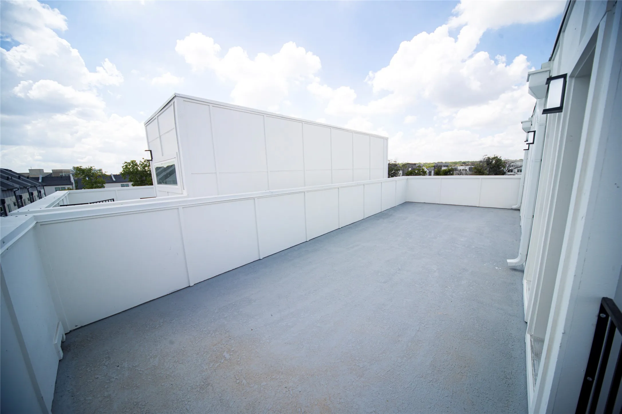 Townhouse For Rent in Tarrant County , 2804 Weisenberger Street 233, Fort Worth, Texas 76107, 2 Bedroom, 3 Bathroom, 2 Garage spaces, 1,650 Sqft, built in 2024, mls#21393450, Real Estate Agent in Fort Worth, Homes For Rent in Tarrant county, Homes For Rent in Fort Worth, Realtor in Fort Worth Texas, Real Estate Brokerage Independent Realty Texas, Luminita Cordes Realtor