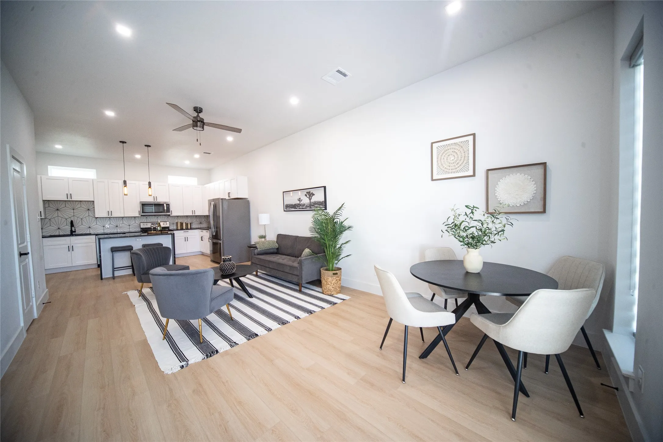 Townhouse For Rent in Tarrant County , 2804 Weisenberger Street 233, Fort Worth, Texas 76107, 2 Bedroom, 3 Bathroom, 2 Garage spaces, 1,650 Sqft, built in 2024, mls#21393450, Real Estate Agent in Fort Worth, Homes For Rent in Tarrant county, Homes For Rent in Fort Worth, Realtor in Fort Worth Texas, Real Estate Brokerage Independent Realty Texas, Luminita Cordes Realtor