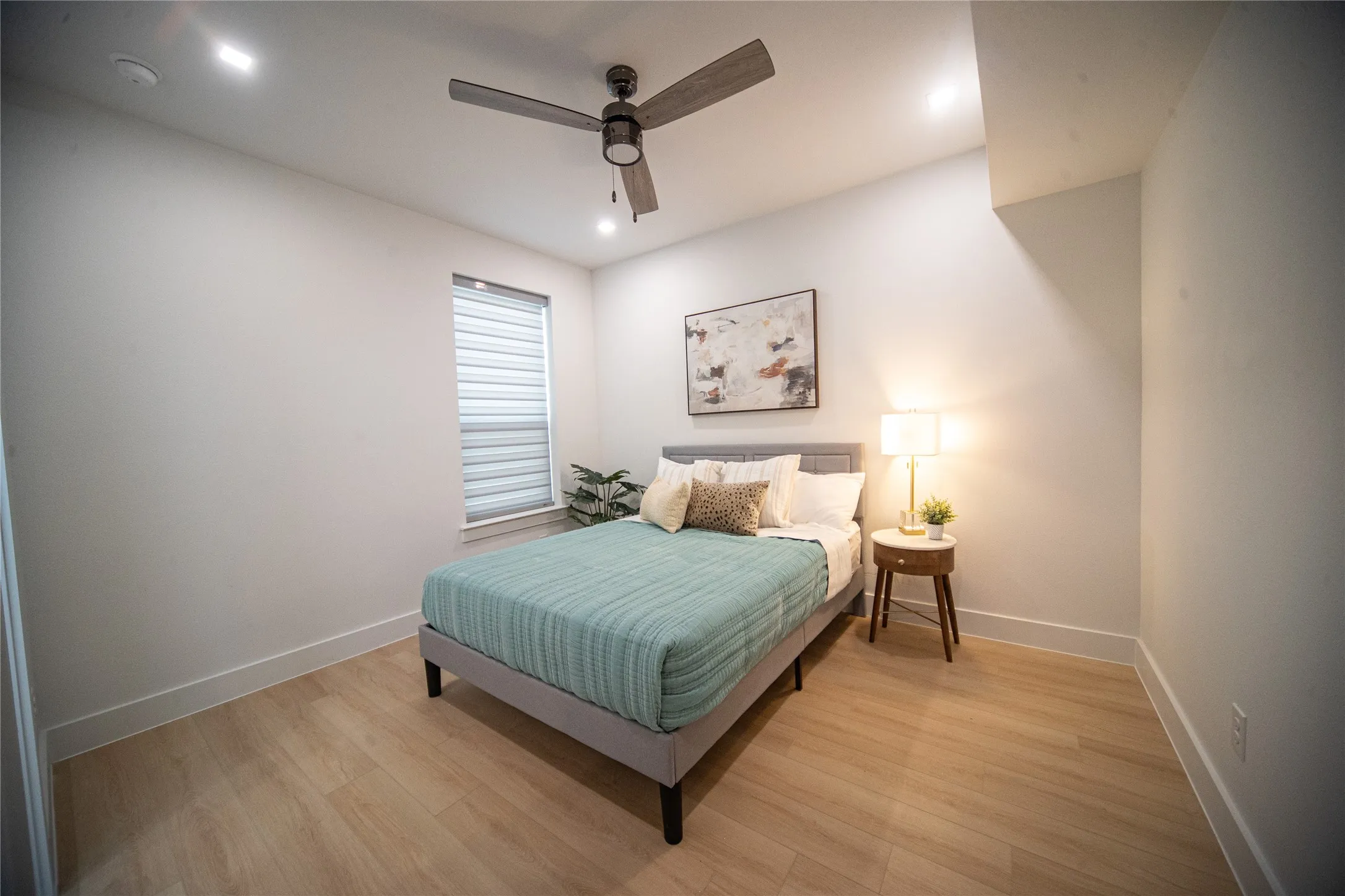 Townhouse For Rent in Tarrant County , 2804 Weisenberger Street 233, Fort Worth, Texas 76107, 2 Bedroom, 3 Bathroom, 2 Garage spaces, 1,650 Sqft, built in 2024, mls#21393450, Real Estate Agent in Fort Worth, Homes For Rent in Tarrant county, Homes For Rent in Fort Worth, Realtor in Fort Worth Texas, Real Estate Brokerage Independent Realty Texas, Luminita Cordes Realtor