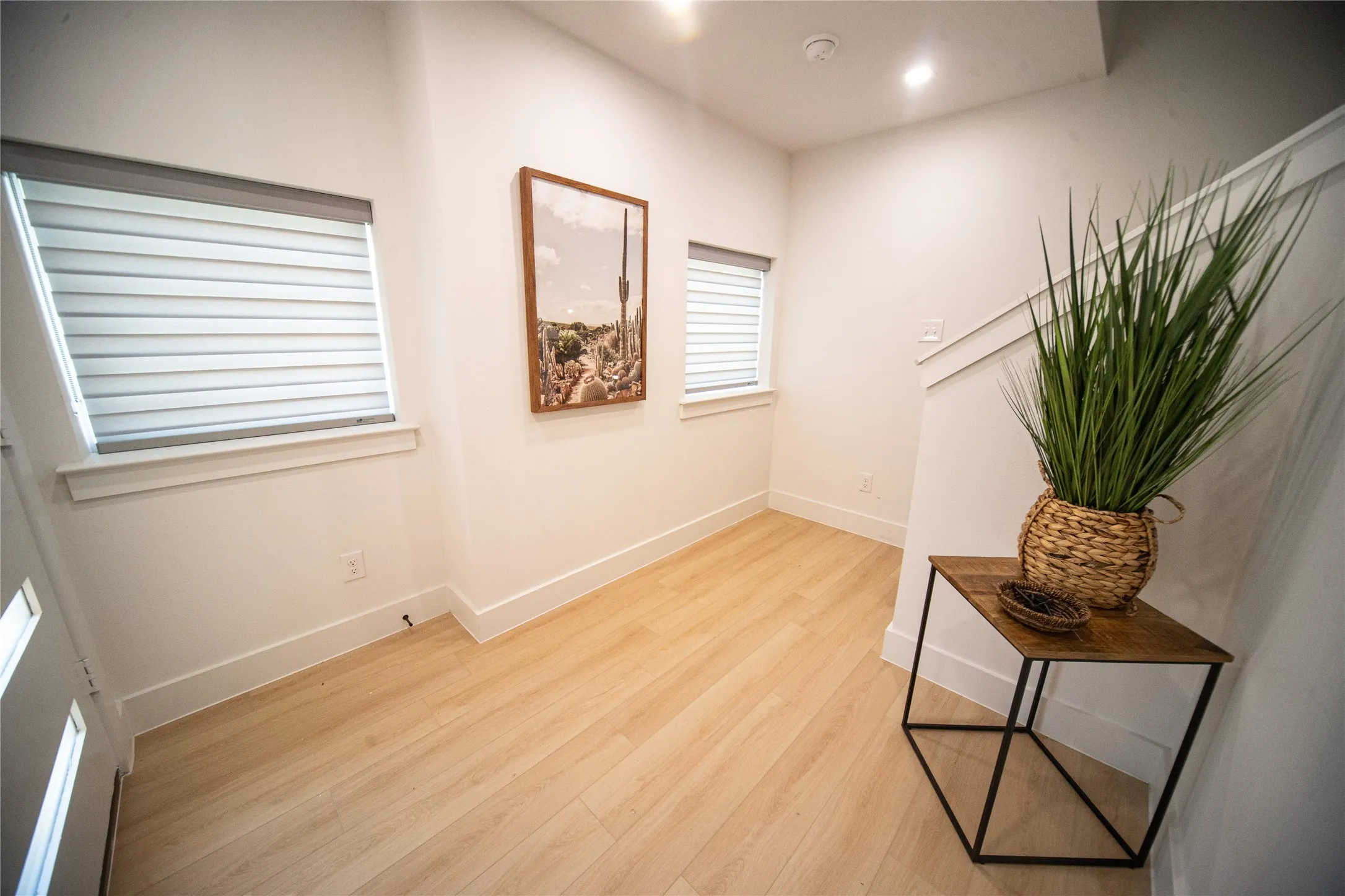 Townhouse For Rent in Tarrant County , 2804 Weisenberger Street 233, Fort Worth, Texas 76107, 2 Bedroom, 3 Bathroom, 2 Garage spaces, 1,650 Sqft, built in 2024, mls#21393450, Real Estate Agent in Fort Worth, Homes For Rent in Tarrant county, Homes For Rent in Fort Worth, Realtor in Fort Worth Texas, Real Estate Brokerage Independent Realty Texas, Luminita Cordes Realtor