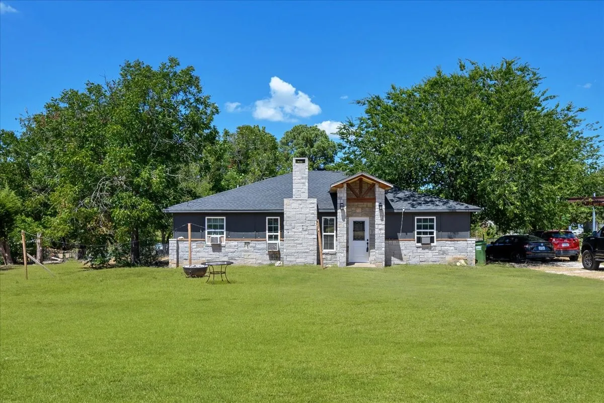 Single Family Residence For Sale in Hood County , 4506 Garden View Drive, Granbury, Texas 76049, 4 Bedroom, 2 Bathroom, Garage spaces, 1,505 Sqft, built in 2020, mls#21374349, Real Estate Agent in Granbury, Homes For Sale in Hood county, Homes For Sale in Granbury, Realtor in Granbury Texas, Real Estate Brokerage Independent Realty Texas, Luminita Cordes Realtor