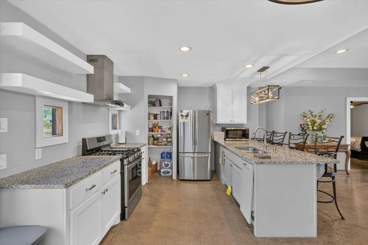 Single Family Residence For Sale in Hood County , 4506 Garden View Drive, Granbury, Texas 76049, 4 Bedroom, 2 Bathroom, Garage spaces, 1,505 Sqft, built in 2020, mls#21374349, Real Estate Agent in Granbury, Homes For Sale in Hood county, Homes For Sale in Granbury, Realtor in Granbury Texas, Real Estate Brokerage Independent Realty Texas, Luminita Cordes Realtor