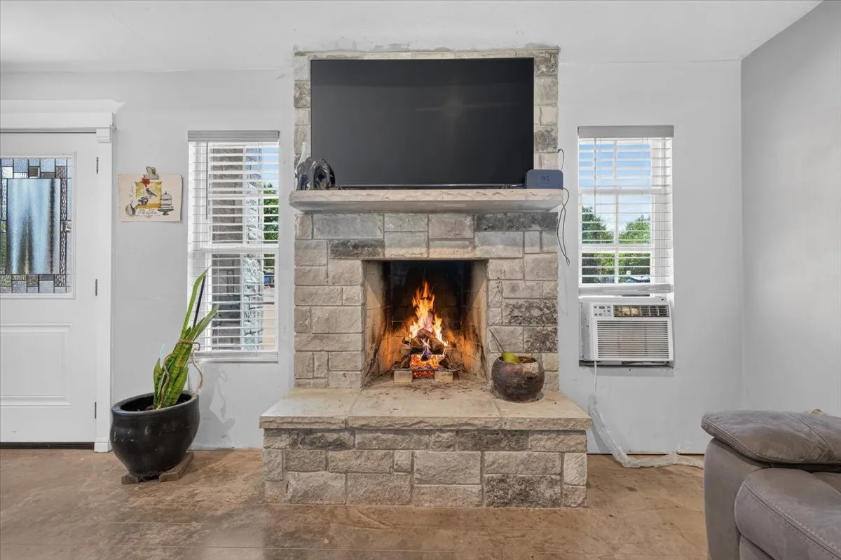 Single Family Residence For Sale in Hood County , 4506 Garden View Drive, Granbury, Texas 76049, 4 Bedroom, 2 Bathroom, Garage spaces, 1,505 Sqft, built in 2020, mls#21374349, Real Estate Agent in Granbury, Homes For Sale in Hood county, Homes For Sale in Granbury, Realtor in Granbury Texas, Real Estate Brokerage Independent Realty Texas, Luminita Cordes Realtor