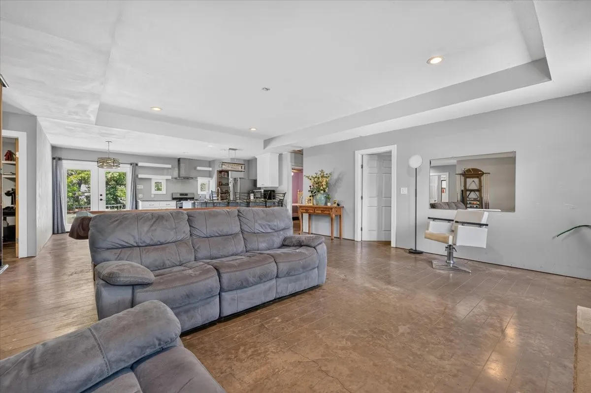 Single Family Residence For Sale in Hood County , 4506 Garden View Drive, Granbury, Texas 76049, 4 Bedroom, 2 Bathroom, Garage spaces, 1,505 Sqft, built in 2020, mls#21374349, Real Estate Agent in Granbury, Homes For Sale in Hood county, Homes For Sale in Granbury, Realtor in Granbury Texas, Real Estate Brokerage Independent Realty Texas, Luminita Cordes Realtor