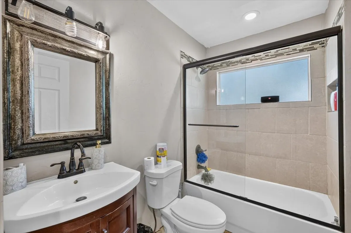 Single Family Residence For Sale in Hood County , 4506 Garden View Drive, Granbury, Texas 76049, 4 Bedroom, 2 Bathroom, Garage spaces, 1,505 Sqft, built in 2020, mls#21374349, Real Estate Agent in Granbury, Homes For Sale in Hood county, Homes For Sale in Granbury, Realtor in Granbury Texas, Real Estate Brokerage Independent Realty Texas, Luminita Cordes Realtor