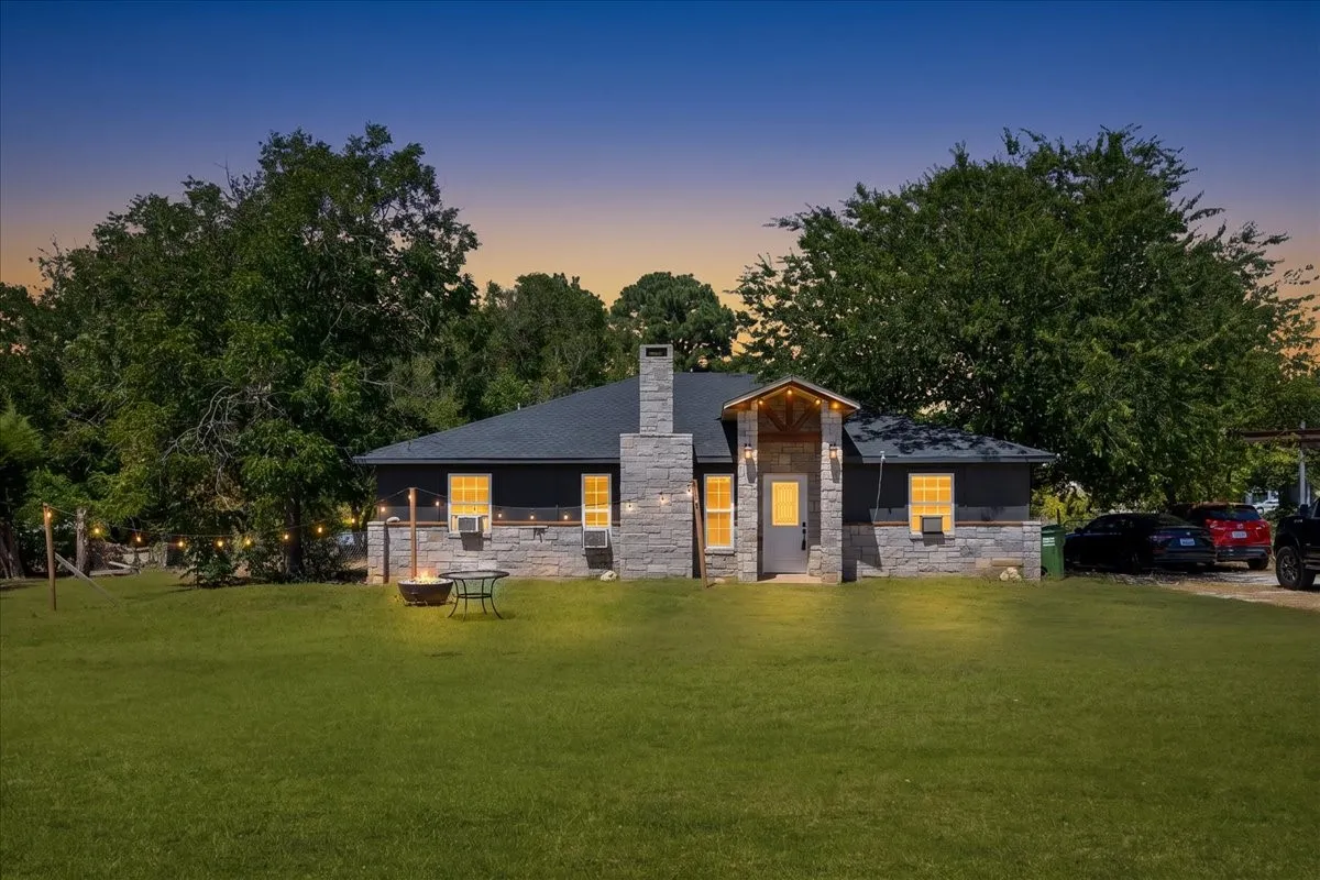 Single Family Residence For Sale in Hood County , 4506 Garden View Drive, Granbury, Texas 76049, 4 Bedroom, 2 Bathroom, Garage spaces, 1,505 Sqft, built in 2020, mls#21374349, Real Estate Agent in Granbury, Homes For Sale in Hood county, Homes For Sale in Granbury, Realtor in Granbury Texas, Real Estate Brokerage Independent Realty Texas, Luminita Cordes Realtor