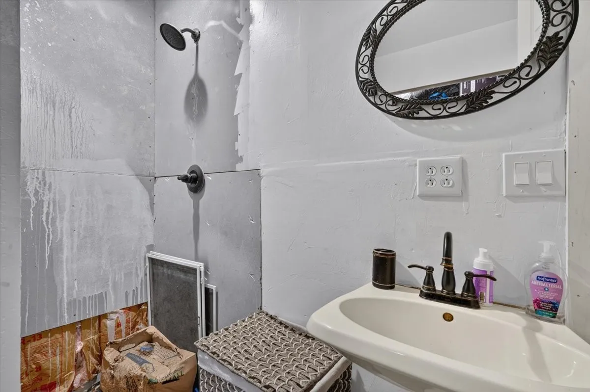 Single Family Residence For Sale in Hood County , 4506 Garden View Drive, Granbury, Texas 76049, 4 Bedroom, 2 Bathroom, Garage spaces, 1,505 Sqft, built in 2020, mls#21374349, Real Estate Agent in Granbury, Homes For Sale in Hood county, Homes For Sale in Granbury, Realtor in Granbury Texas, Real Estate Brokerage Independent Realty Texas, Luminita Cordes Realtor