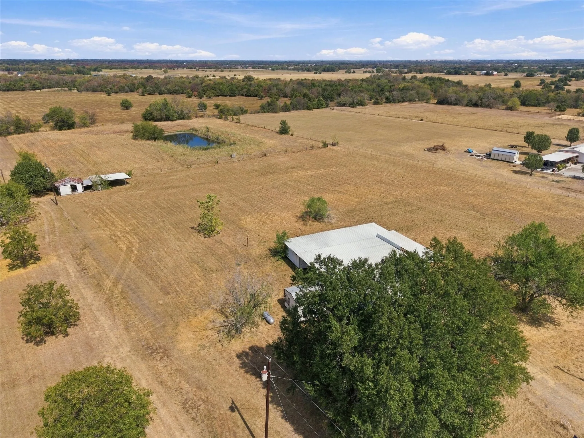 Mobile Home For Sale in Hunt County , 1311 E Main Street, Campbell, Texas 75422, 2 Bedroom, 1 Bathroom, Garage spaces, 1,044 Sqft, built in 1984, mls#21393196, Real Estate Agent in Campbell, Homes For Sale in Hunt county, Homes For Sale in Campbell, Realtor in Campbell Texas, Real Estate Brokerage Independent Realty Texas, Luminita Cordes Realtor