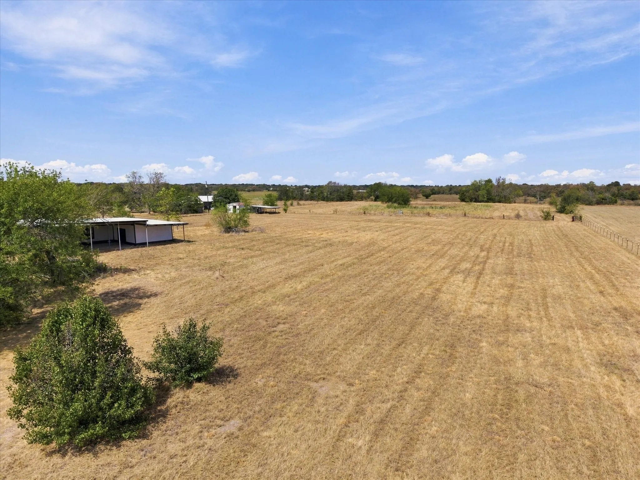 Mobile Home For Sale in Hunt County , 1311 E Main Street, Campbell, Texas 75422, 2 Bedroom, 1 Bathroom, Garage spaces, 1,044 Sqft, built in 1984, mls#21393196, Real Estate Agent in Campbell, Homes For Sale in Hunt county, Homes For Sale in Campbell, Realtor in Campbell Texas, Real Estate Brokerage Independent Realty Texas, Luminita Cordes Realtor