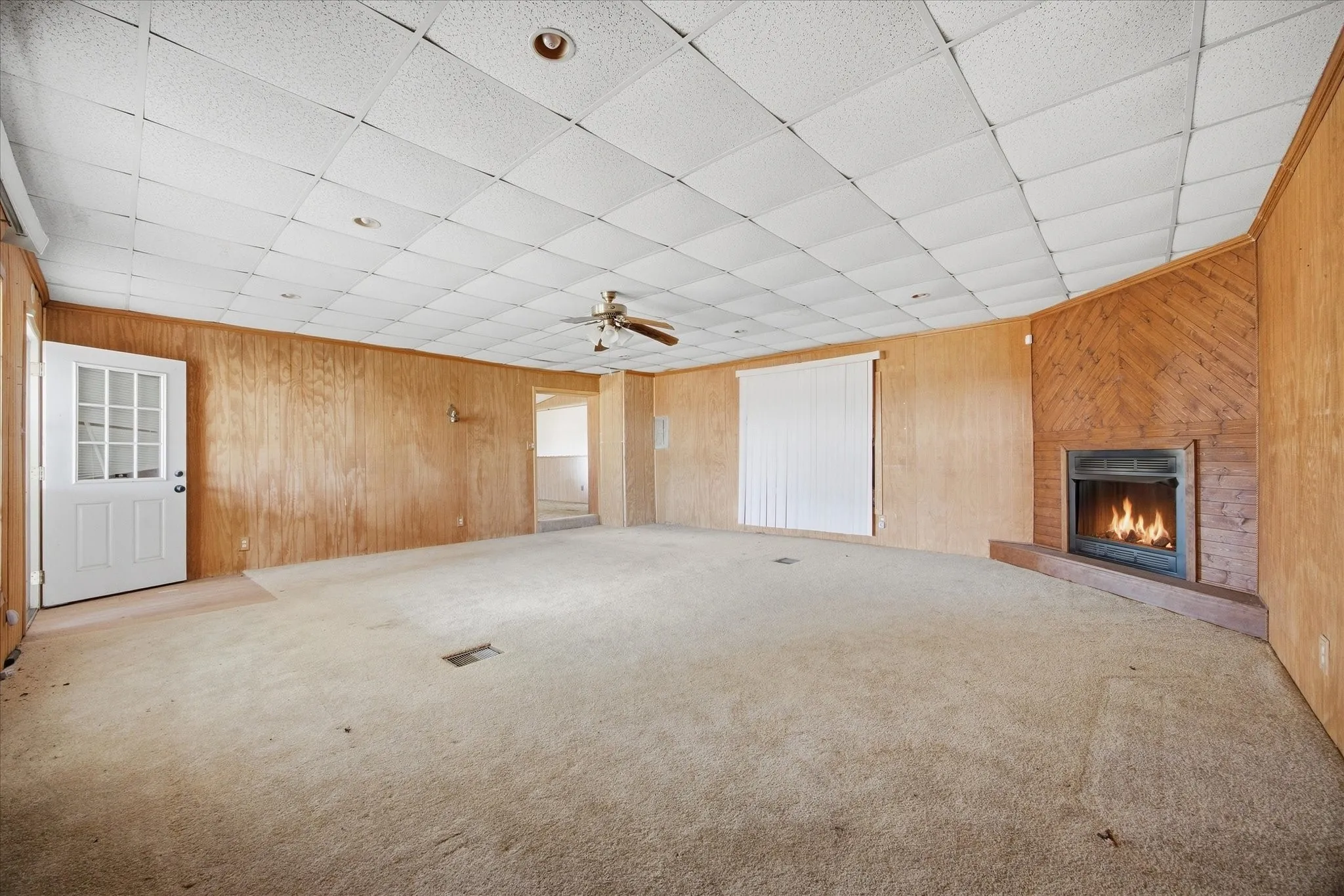 Mobile Home For Sale in Hunt County , 1311 E Main Street, Campbell, Texas 75422, 2 Bedroom, 1 Bathroom, Garage spaces, 1,044 Sqft, built in 1984, mls#21393196, Real Estate Agent in Campbell, Homes For Sale in Hunt county, Homes For Sale in Campbell, Realtor in Campbell Texas, Real Estate Brokerage Independent Realty Texas, Luminita Cordes Realtor