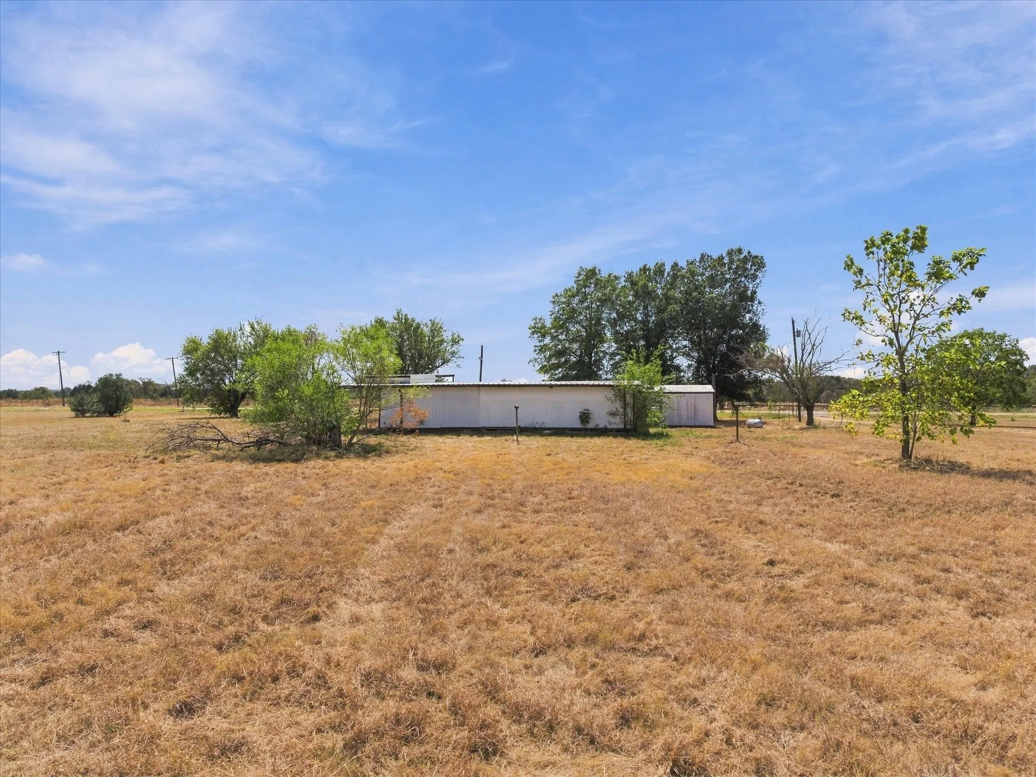 Mobile Home For Sale in Hunt County , 1311 E Main Street, Campbell, Texas 75422, 2 Bedroom, 1 Bathroom, Garage spaces, 1,044 Sqft, built in 1984, mls#21393196, Real Estate Agent in Campbell, Homes For Sale in Hunt county, Homes For Sale in Campbell, Realtor in Campbell Texas, Real Estate Brokerage Independent Realty Texas, Luminita Cordes Realtor