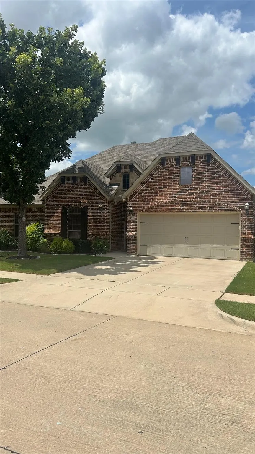 Single Family Residence For Rent