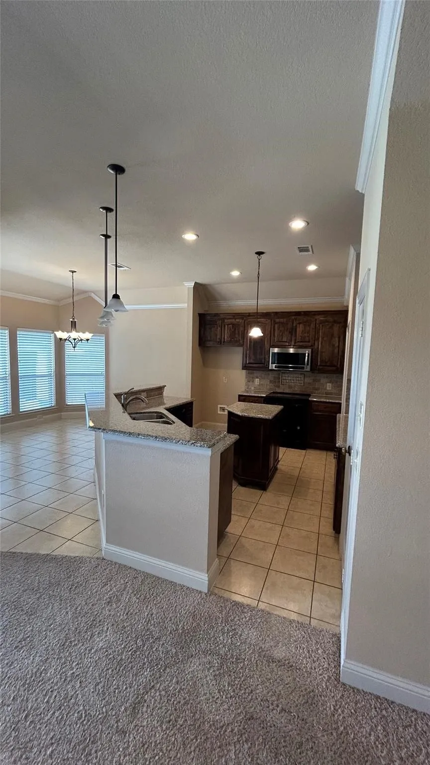 Single Family Residence For Rent in Denton County , 433 Chisholm Trail, Justin, Texas 76247, 4 Bedroom, 2 Bathroom, 2 Garage spaces, 2,236 Sqft, built in 2008, mls#21392394, Real Estate Agent in Justin, Homes For Rent in Denton county, Homes For Rent in Justin, Realtor in Justin Texas, Real Estate Brokerage Independent Realty Texas, Luminita Cordes Realtor