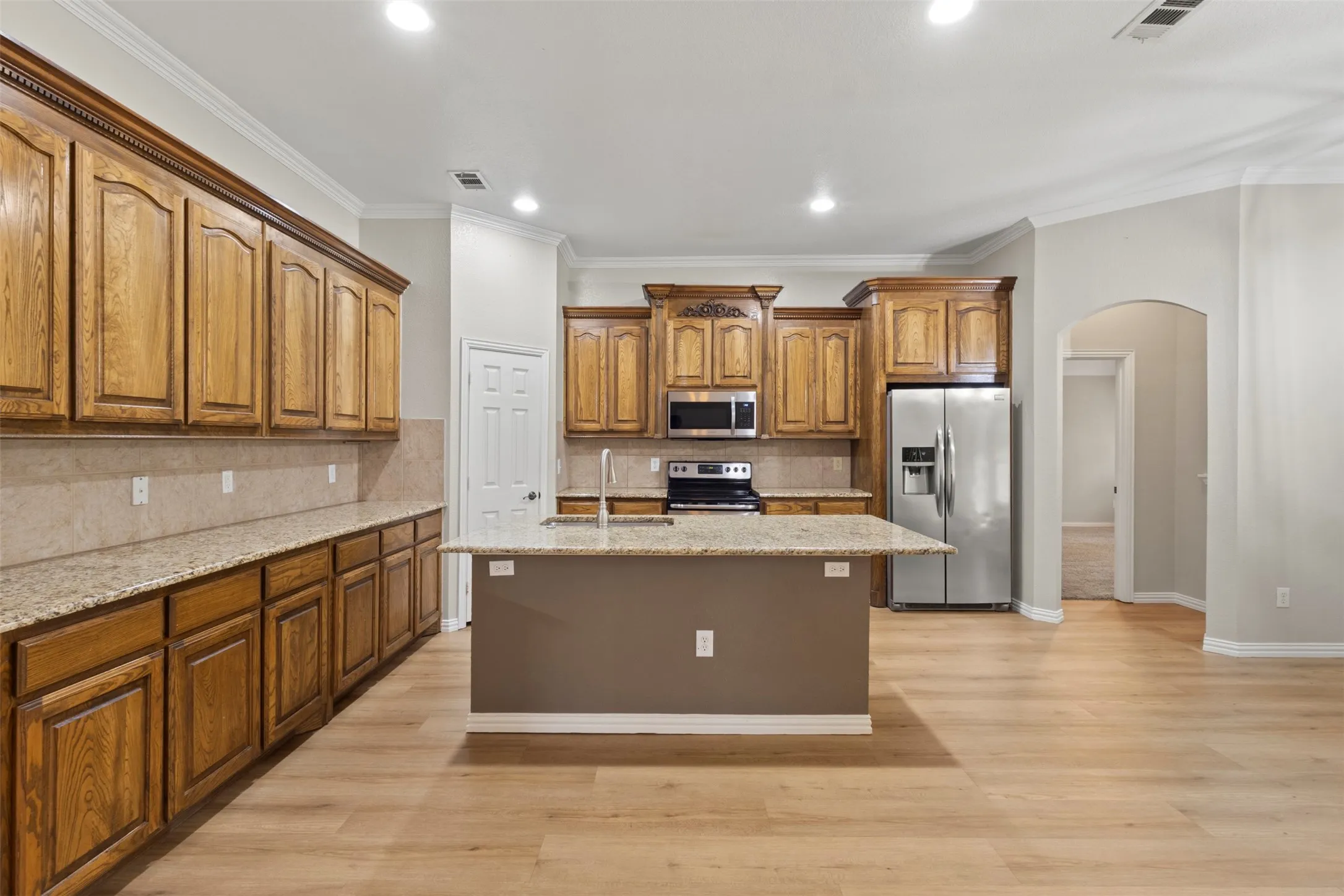 Single Family Residence For Rent in Collin County , 205 High Meadow Court, Royse City, Texas 75189, 4 Bedroom, 2 Bathroom, 2 Garage spaces, 2,233 Sqft, built in 2006, mls#21392390, Real Estate Agent in Royse City, Homes For Rent in Collin county, Homes For Rent in Royse City, Realtor in Royse City Texas, Real Estate Brokerage Independent Realty Texas, Luminita Cordes Realtor