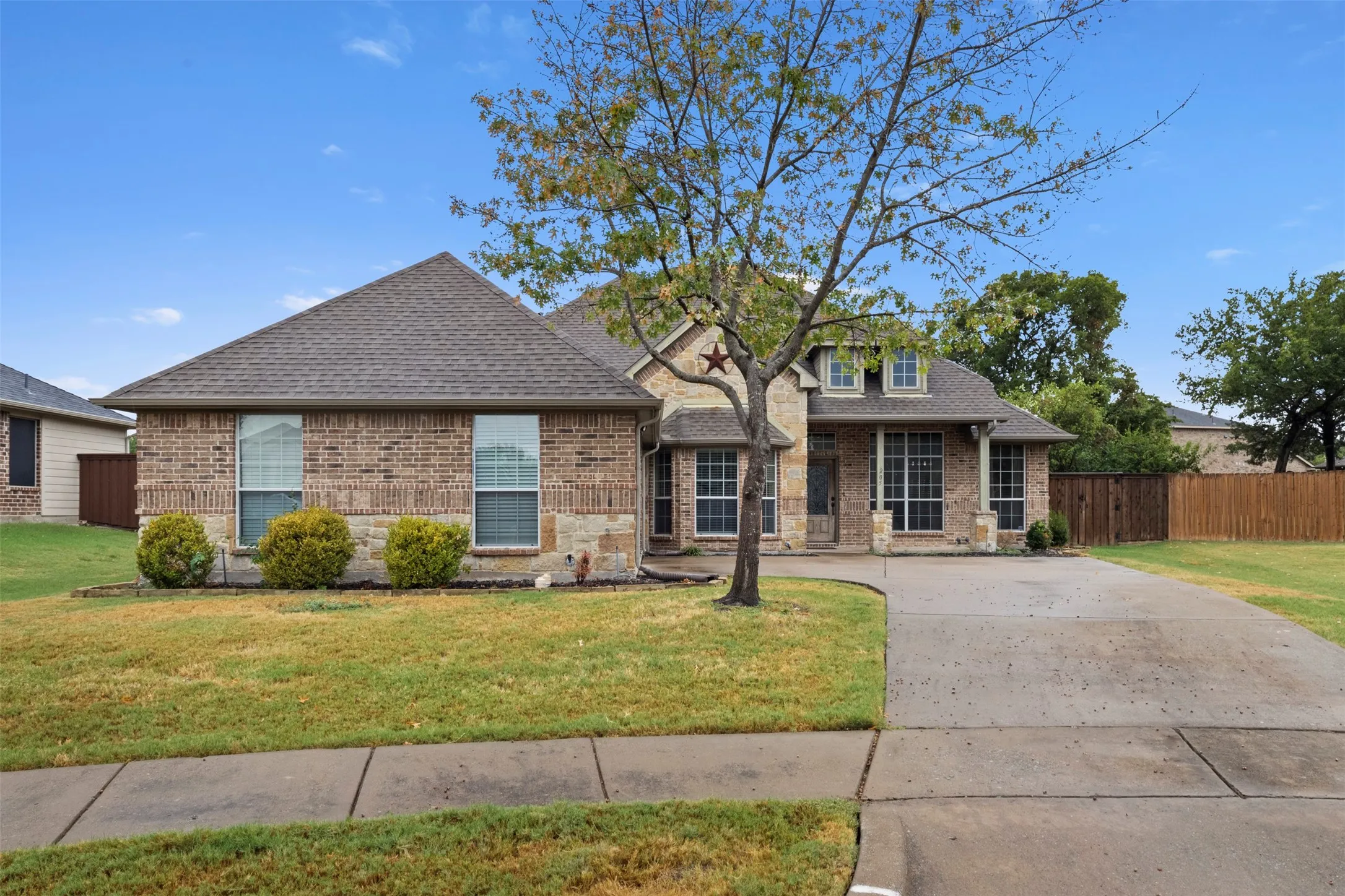 Single Family Residence For Rent in Collin County , 205 High Meadow Court, Royse City, Texas 75189, 4 Bedroom, 2 Bathroom, 2 Garage spaces, 2,233 Sqft, built in 2006, mls#21392390, Real Estate Agent in Royse City, Homes For Rent in Collin county, Homes For Rent in Royse City, Realtor in Royse City Texas, Real Estate Brokerage Independent Realty Texas, Luminita Cordes Realtor