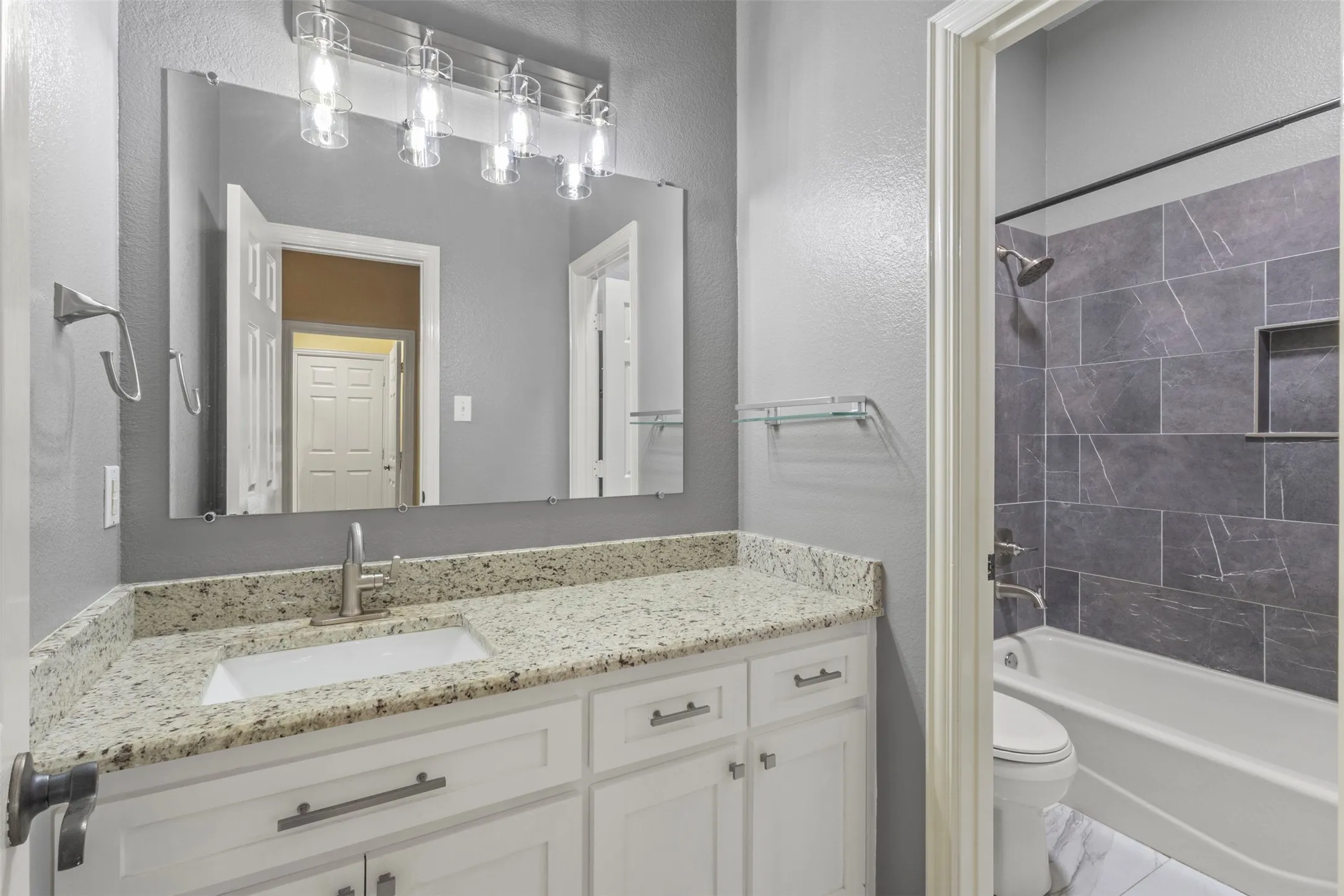 Single Family Residence For Rent in Collin County , 205 High Meadow Court, Royse City, Texas 75189, 4 Bedroom, 2 Bathroom, 2 Garage spaces, 2,233 Sqft, built in 2006, mls#21392390, Real Estate Agent in Royse City, Homes For Rent in Collin county, Homes For Rent in Royse City, Realtor in Royse City Texas, Real Estate Brokerage Independent Realty Texas, Luminita Cordes Realtor