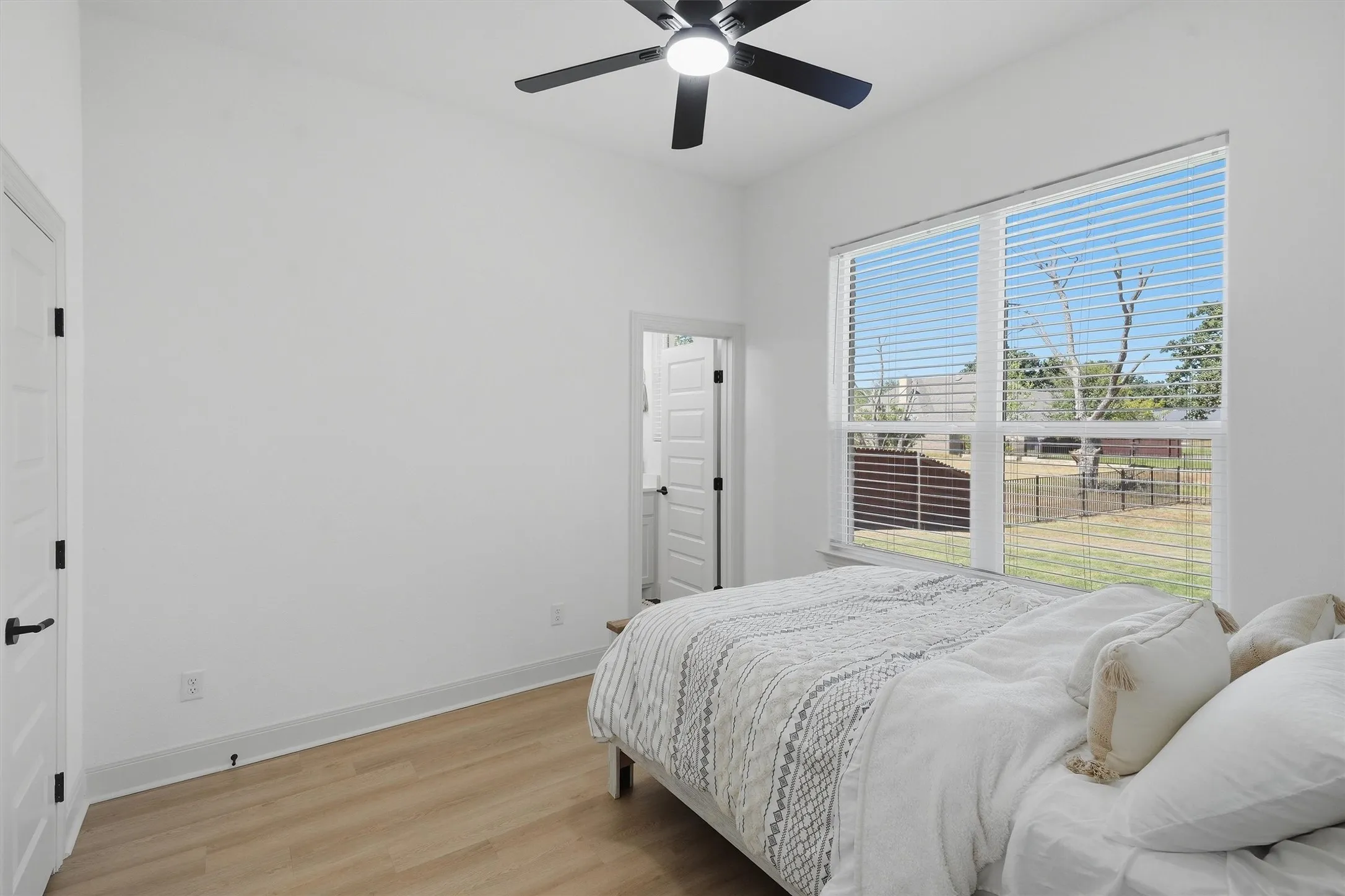 Single Family Residence For Sale in Hood County , 2181 Middlewood Circle, Granbury, Texas 76049, 4 Bedroom, 4 Bathroom, 2 Garage spaces, 2,856 Sqft, built in 2024, mls#21392911, Real Estate Agent in Granbury, Homes For Sale in Hood county, Homes For Sale in Granbury, Realtor in Granbury Texas, Real Estate Brokerage Independent Realty Texas, Luminita Cordes Realtor