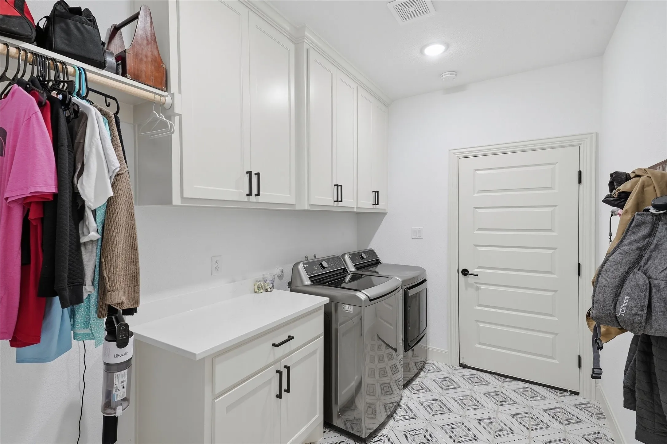 Single Family Residence For Sale in Hood County , 2181 Middlewood Circle, Granbury, Texas 76049, 4 Bedroom, 4 Bathroom, 2 Garage spaces, 2,856 Sqft, built in 2024, mls#21392911, Real Estate Agent in Granbury, Homes For Sale in Hood county, Homes For Sale in Granbury, Realtor in Granbury Texas, Real Estate Brokerage Independent Realty Texas, Luminita Cordes Realtor