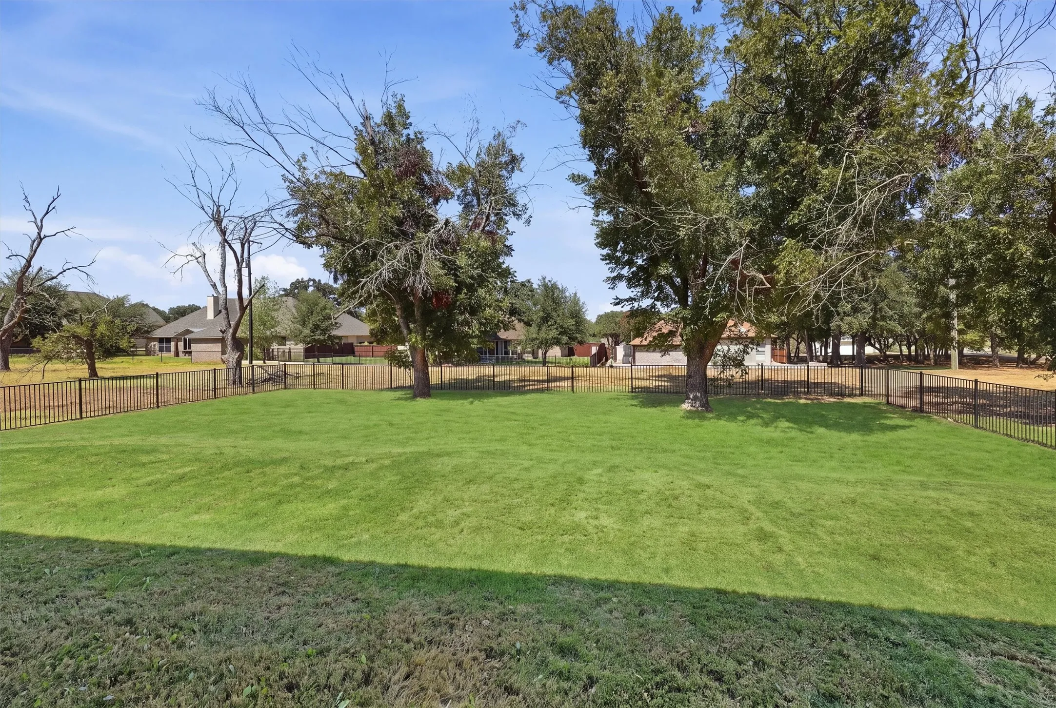 Single Family Residence For Sale in Hood County , 2181 Middlewood Circle, Granbury, Texas 76049, 4 Bedroom, 4 Bathroom, 2 Garage spaces, 2,856 Sqft, built in 2024, mls#21392911, Real Estate Agent in Granbury, Homes For Sale in Hood county, Homes For Sale in Granbury, Realtor in Granbury Texas, Real Estate Brokerage Independent Realty Texas, Luminita Cordes Realtor
