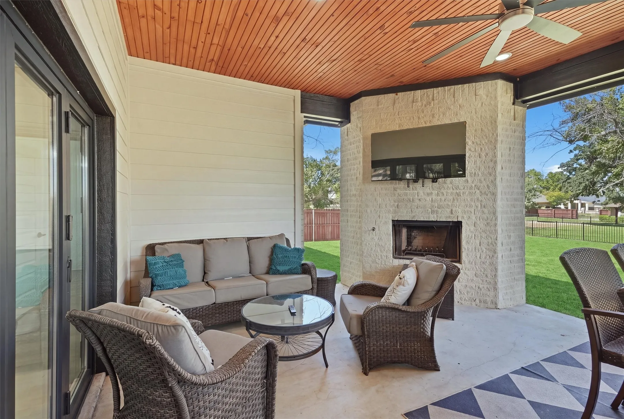 Single Family Residence For Sale in Hood County , 2181 Middlewood Circle, Granbury, Texas 76049, 4 Bedroom, 4 Bathroom, 2 Garage spaces, 2,856 Sqft, built in 2024, mls#21392911, Real Estate Agent in Granbury, Homes For Sale in Hood county, Homes For Sale in Granbury, Realtor in Granbury Texas, Real Estate Brokerage Independent Realty Texas, Luminita Cordes Realtor