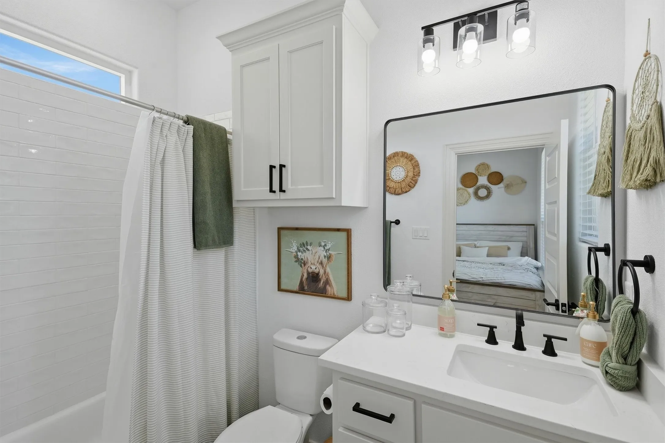 Single Family Residence For Sale in Hood County , 2181 Middlewood Circle, Granbury, Texas 76049, 4 Bedroom, 4 Bathroom, 2 Garage spaces, 2,856 Sqft, built in 2024, mls#21392911, Real Estate Agent in Granbury, Homes For Sale in Hood county, Homes For Sale in Granbury, Realtor in Granbury Texas, Real Estate Brokerage Independent Realty Texas, Luminita Cordes Realtor