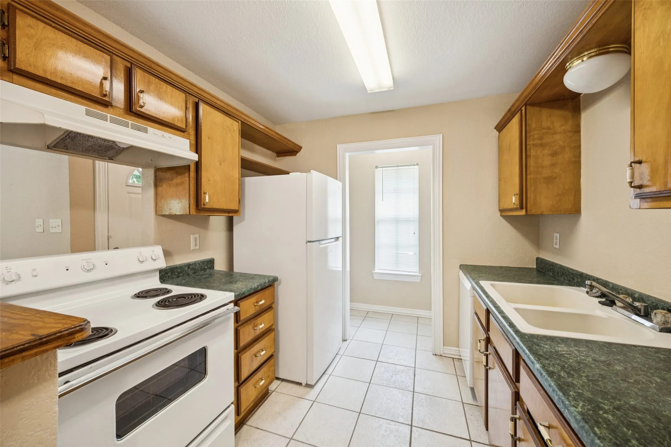 Duplex For Sale in Kaufman County , 1104 E High Street, Terrell, Texas 75160, 4 Bedroom, 2 Bathroom, Garage spaces, 0 Sqft, built in 2000, mls#21393296, Real Estate Agent in Terrell, Homes For Sale in Kaufman county, Homes For Sale in Terrell, Realtor in Terrell Texas, Real Estate Brokerage Independent Realty Texas, Luminita Cordes Realtor