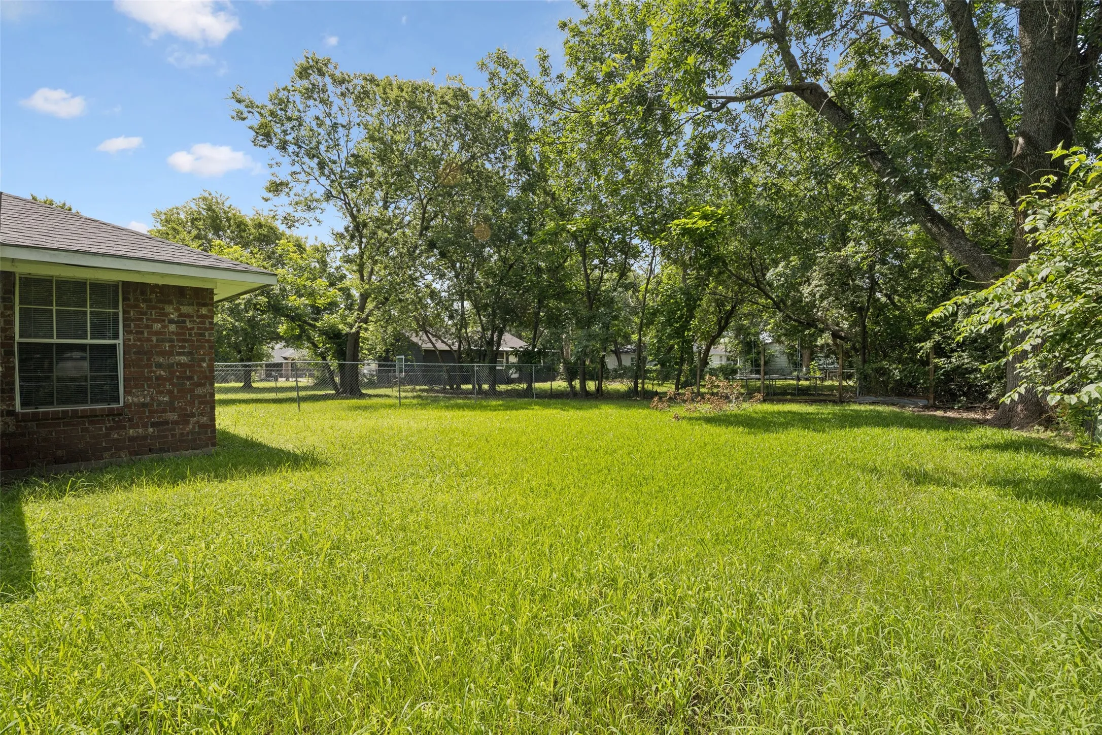 Duplex For Sale in Kaufman County , 1104 E High Street, Terrell, Texas 75160, 4 Bedroom, 2 Bathroom, Garage spaces, 0 Sqft, built in 2000, mls#21393296, Real Estate Agent in Terrell, Homes For Sale in Kaufman county, Homes For Sale in Terrell, Realtor in Terrell Texas, Real Estate Brokerage Independent Realty Texas, Luminita Cordes Realtor
