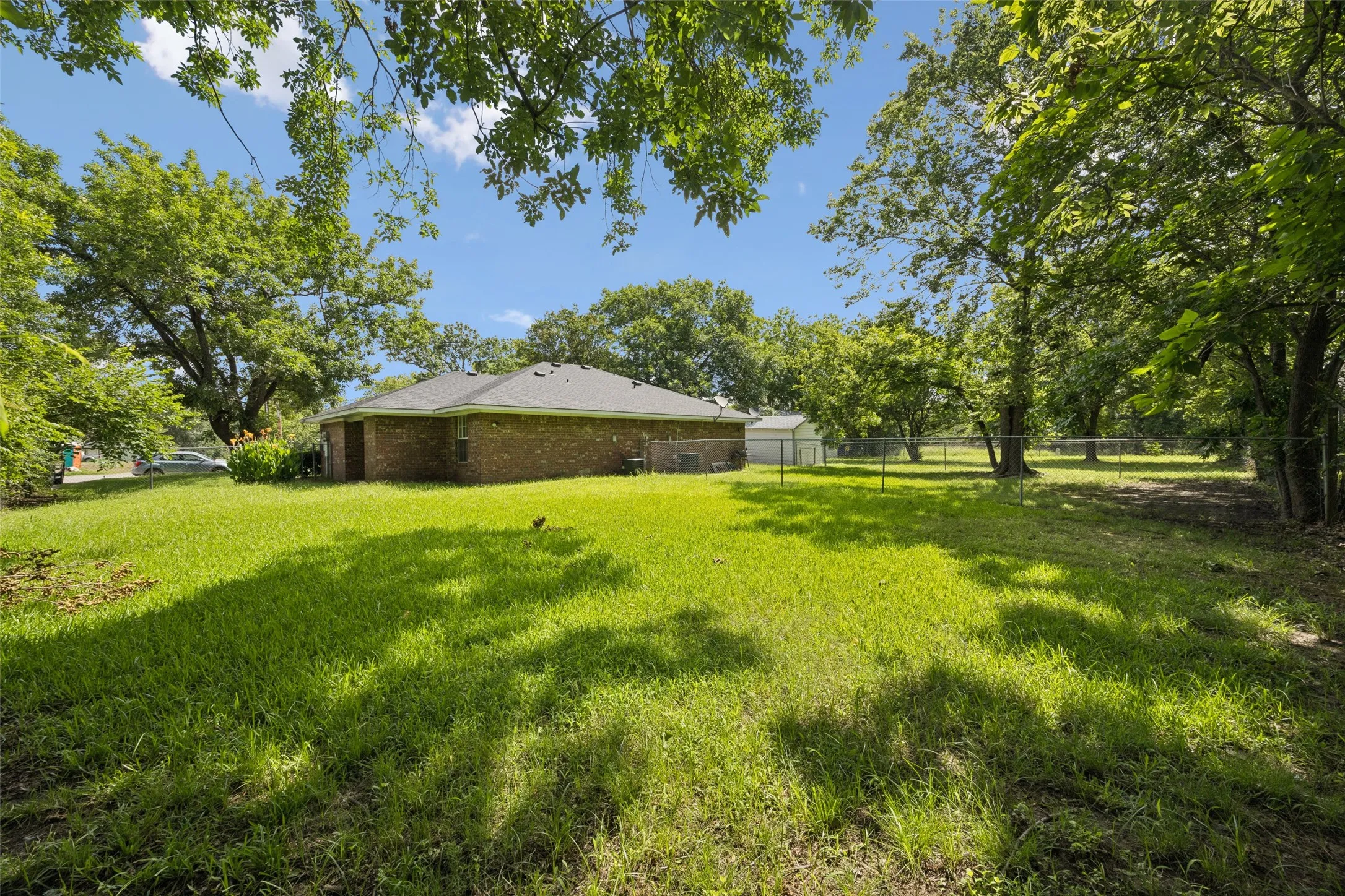 Duplex For Sale in Kaufman County , 1104 E High Street, Terrell, Texas 75160, 4 Bedroom, 2 Bathroom, Garage spaces, 0 Sqft, built in 2000, mls#21393296, Real Estate Agent in Terrell, Homes For Sale in Kaufman county, Homes For Sale in Terrell, Realtor in Terrell Texas, Real Estate Brokerage Independent Realty Texas, Luminita Cordes Realtor