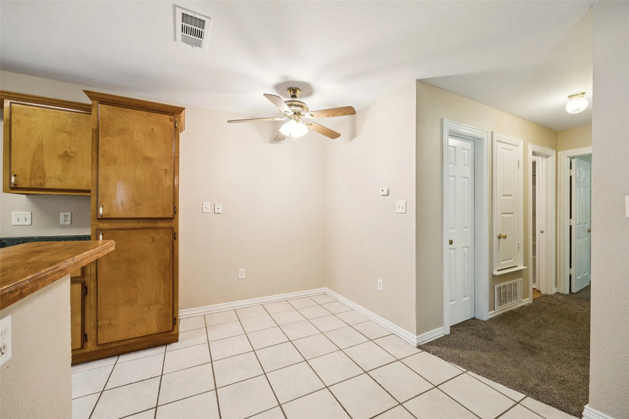 Duplex For Sale in Kaufman County , 1104 E High Street, Terrell, Texas 75160, 4 Bedroom, 2 Bathroom, Garage spaces, 0 Sqft, built in 2000, mls#21393296, Real Estate Agent in Terrell, Homes For Sale in Kaufman county, Homes For Sale in Terrell, Realtor in Terrell Texas, Real Estate Brokerage Independent Realty Texas, Luminita Cordes Realtor