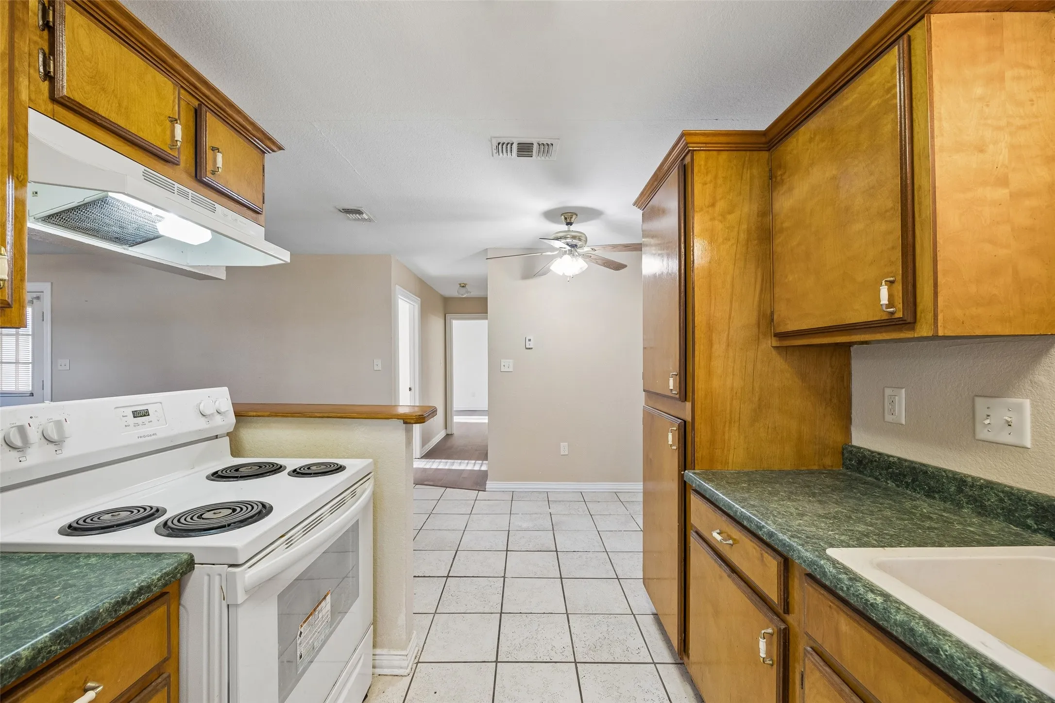 Duplex For Sale in Kaufman County , 1104 E High Street, Terrell, Texas 75160, 4 Bedroom, 2 Bathroom, Garage spaces, 0 Sqft, built in 2000, mls#21393296, Real Estate Agent in Terrell, Homes For Sale in Kaufman county, Homes For Sale in Terrell, Realtor in Terrell Texas, Real Estate Brokerage Independent Realty Texas, Luminita Cordes Realtor