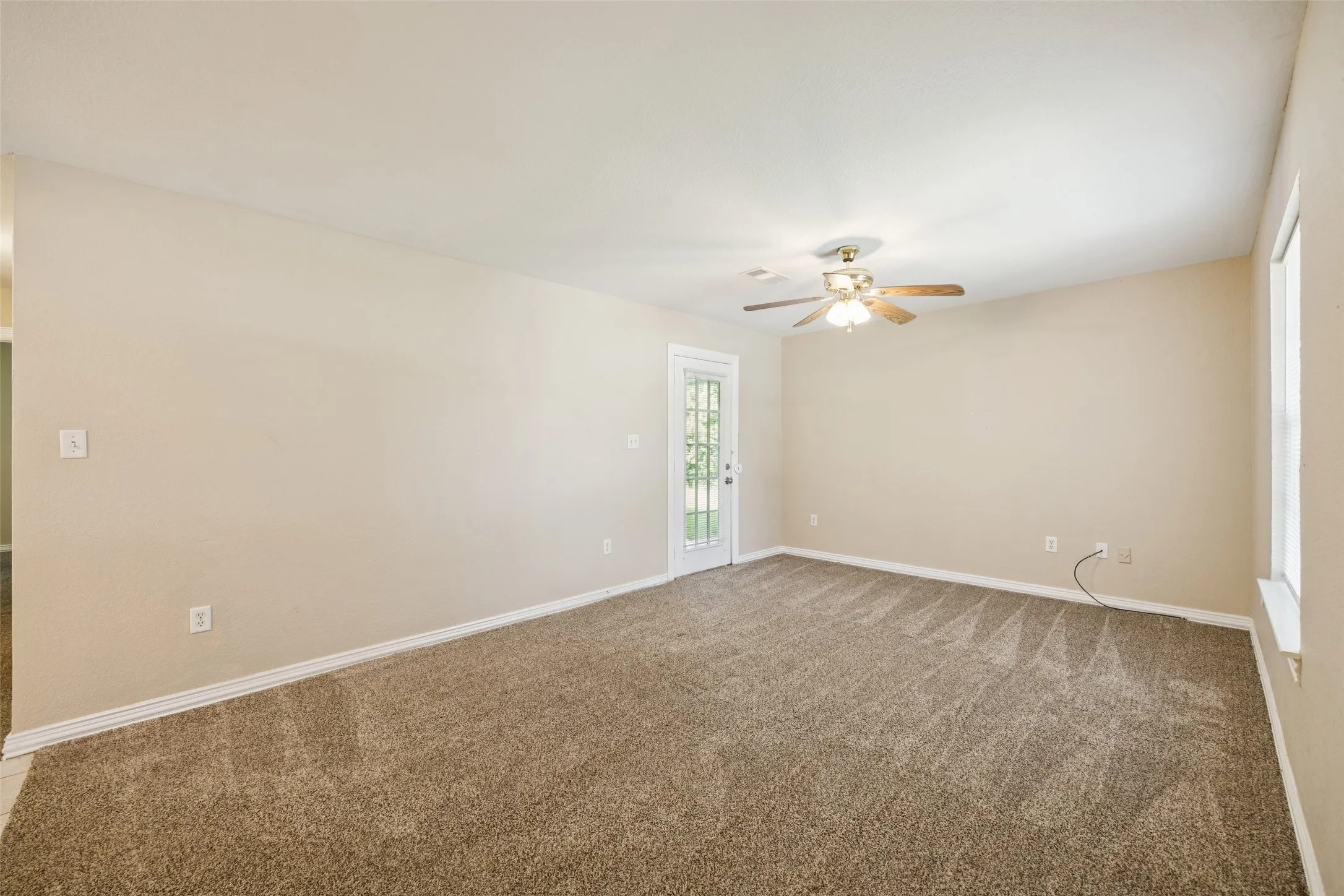 Duplex For Sale in Kaufman County , 1104 E High Street, Terrell, Texas 75160, 4 Bedroom, 2 Bathroom, Garage spaces, 0 Sqft, built in 2000, mls#21393296, Real Estate Agent in Terrell, Homes For Sale in Kaufman county, Homes For Sale in Terrell, Realtor in Terrell Texas, Real Estate Brokerage Independent Realty Texas, Luminita Cordes Realtor