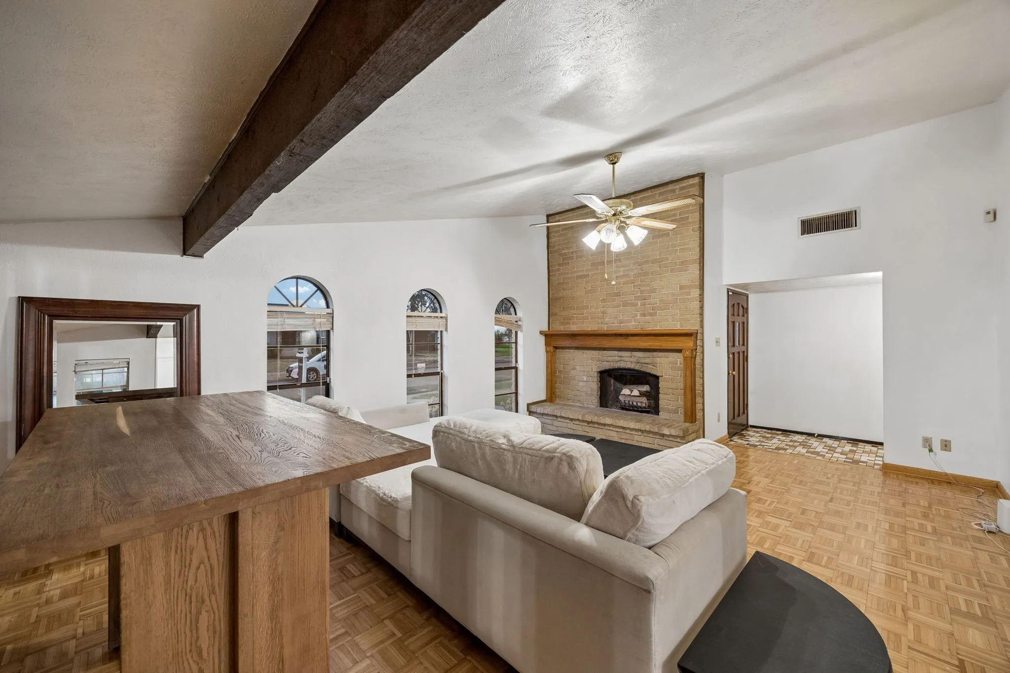 Single Family Residence For Sale in Dallas County , 8502 Baumgarten Drive, Dallas, Texas 75228, 3 Bedroom, 2 Bathroom, 2 Garage spaces, 1,473 Sqft, built in 1976, mls#21385762, Real Estate Agent in Dallas, Homes For Sale in Dallas county, Homes For Sale in Dallas, Realtor in Dallas Texas, Real Estate Brokerage Independent Realty Texas, Luminita Cordes Realtor