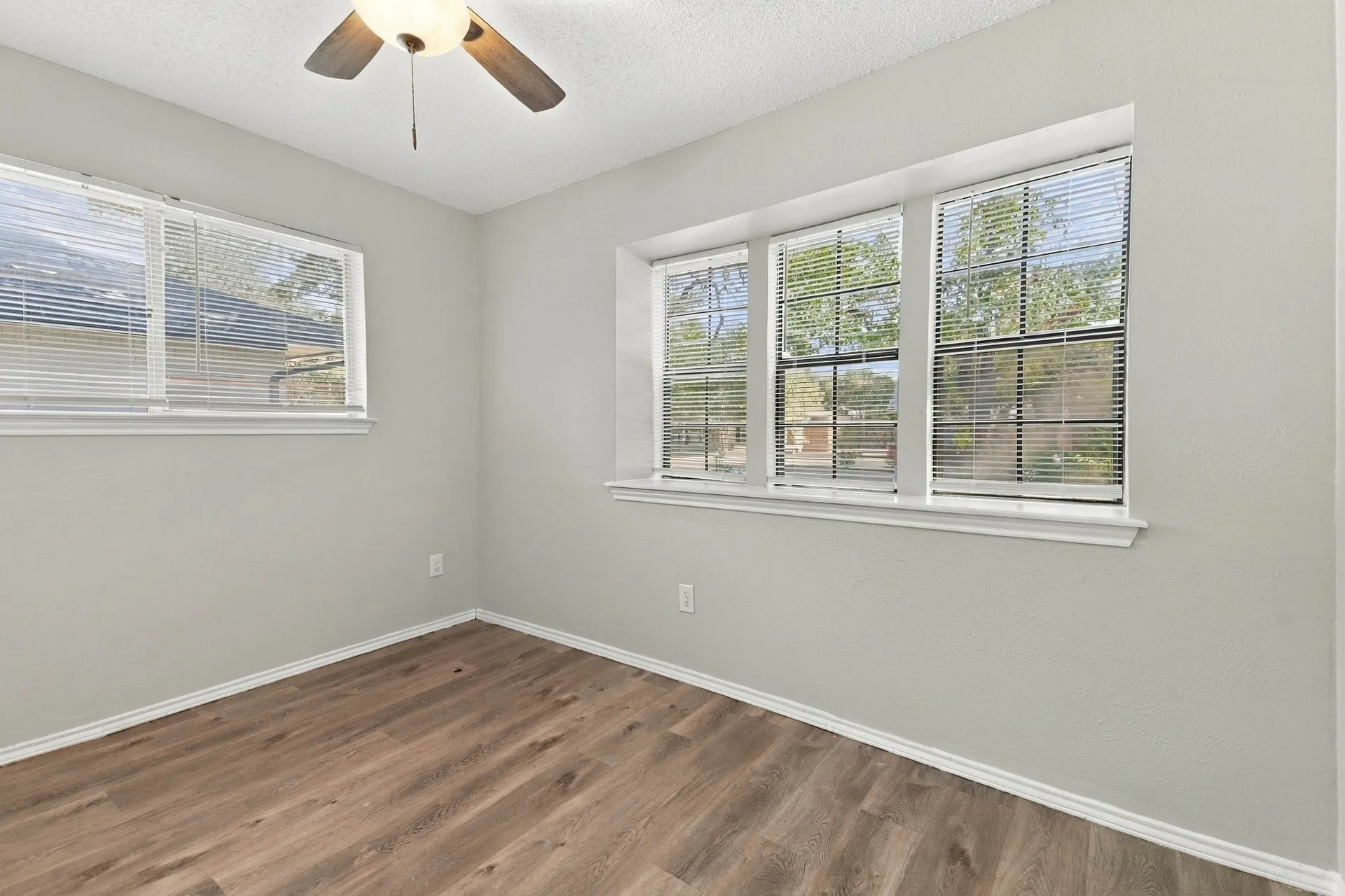 Single Family Residence For Rent in Collin County , 2865 Meadowbrook Drive, Plano, Texas 75075, 6 Bedroom, 5 Bathroom, 2 Garage spaces, 3,337 Sqft, built in 1975, mls#21392478, Real Estate Agent in Plano, Homes For Rent in Collin county, Homes For Rent in Plano, Realtor in Plano Texas, Real Estate Brokerage Independent Realty Texas, Luminita Cordes Realtor