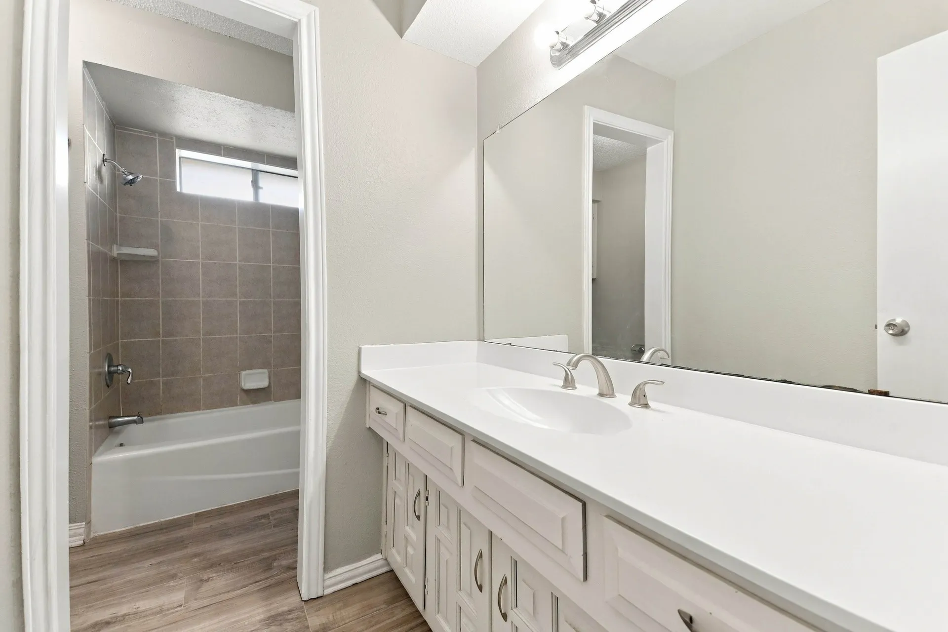 Single Family Residence For Rent in Collin County , 2865 Meadowbrook Drive, Plano, Texas 75075, 6 Bedroom, 5 Bathroom, 2 Garage spaces, 3,337 Sqft, built in 1975, mls#21392478, Real Estate Agent in Plano, Homes For Rent in Collin county, Homes For Rent in Plano, Realtor in Plano Texas, Real Estate Brokerage Independent Realty Texas, Luminita Cordes Realtor