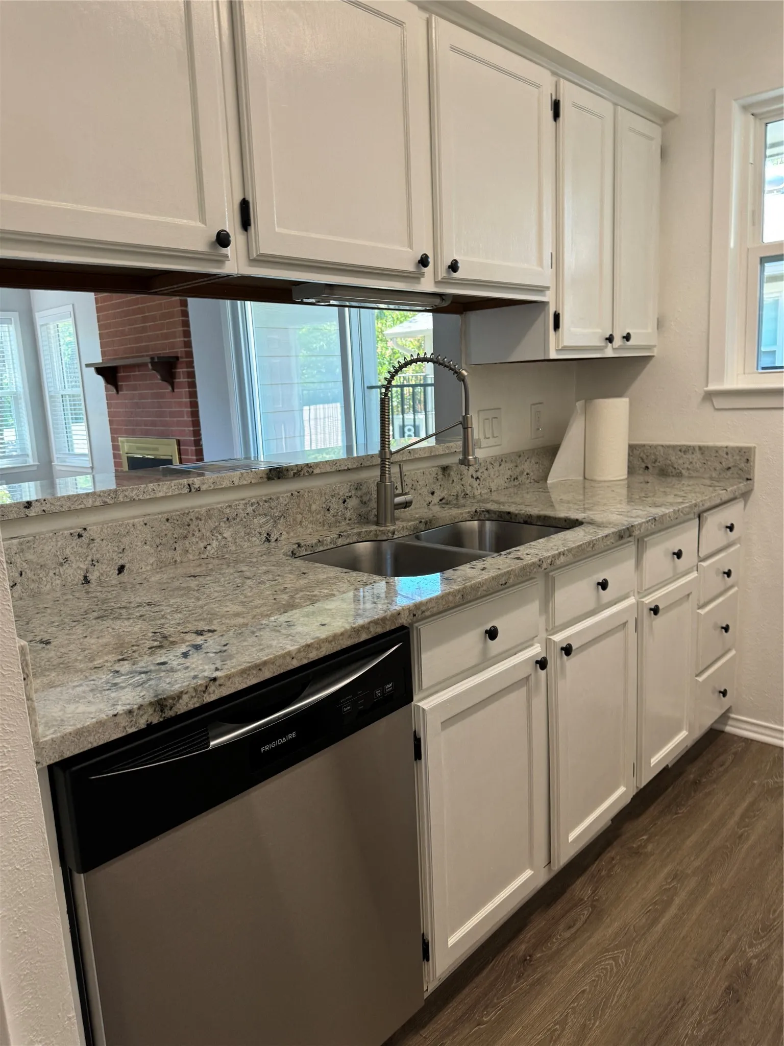 Condominium For Sale in Dallas County , 6900 Skillman Street 708, Dallas, Texas 75231, 2 Bedroom, 2 Bathroom, Garage spaces, 964 Sqft, built in 1981, mls#21391588, Real Estate Agent in Dallas, Homes For Sale in Dallas county, Homes For Sale in Dallas, Realtor in Dallas Texas, Real Estate Brokerage Independent Realty Texas, Luminita Cordes Realtor