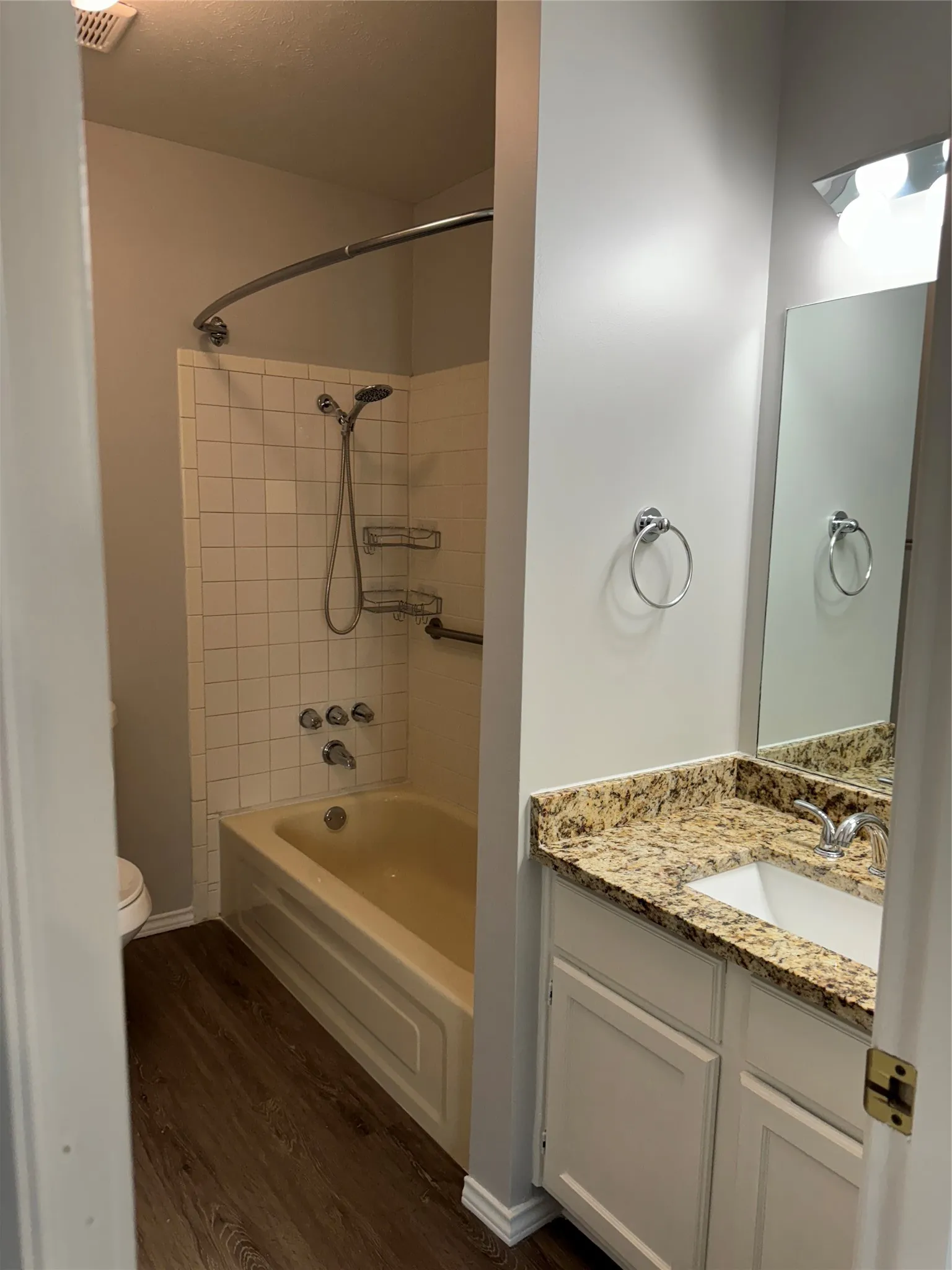 Condominium For Sale in Dallas County , 6900 Skillman Street 708, Dallas, Texas 75231, 2 Bedroom, 2 Bathroom, Garage spaces, 964 Sqft, built in 1981, mls#21391588, Real Estate Agent in Dallas, Homes For Sale in Dallas county, Homes For Sale in Dallas, Realtor in Dallas Texas, Real Estate Brokerage Independent Realty Texas, Luminita Cordes Realtor