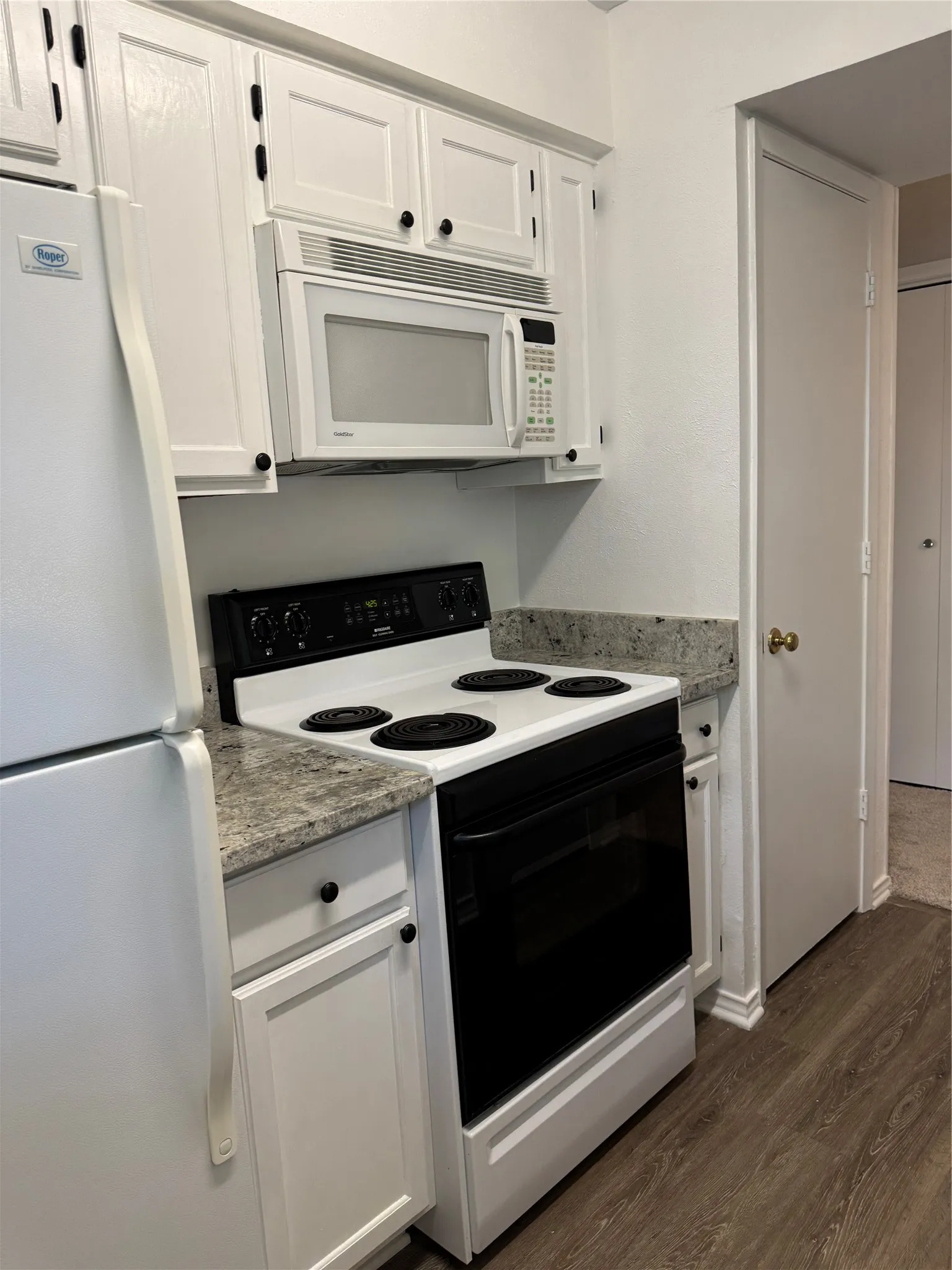 Condominium For Sale in Dallas County , 6900 Skillman Street 708, Dallas, Texas 75231, 2 Bedroom, 2 Bathroom, Garage spaces, 964 Sqft, built in 1981, mls#21391588, Real Estate Agent in Dallas, Homes For Sale in Dallas county, Homes For Sale in Dallas, Realtor in Dallas Texas, Real Estate Brokerage Independent Realty Texas, Luminita Cordes Realtor