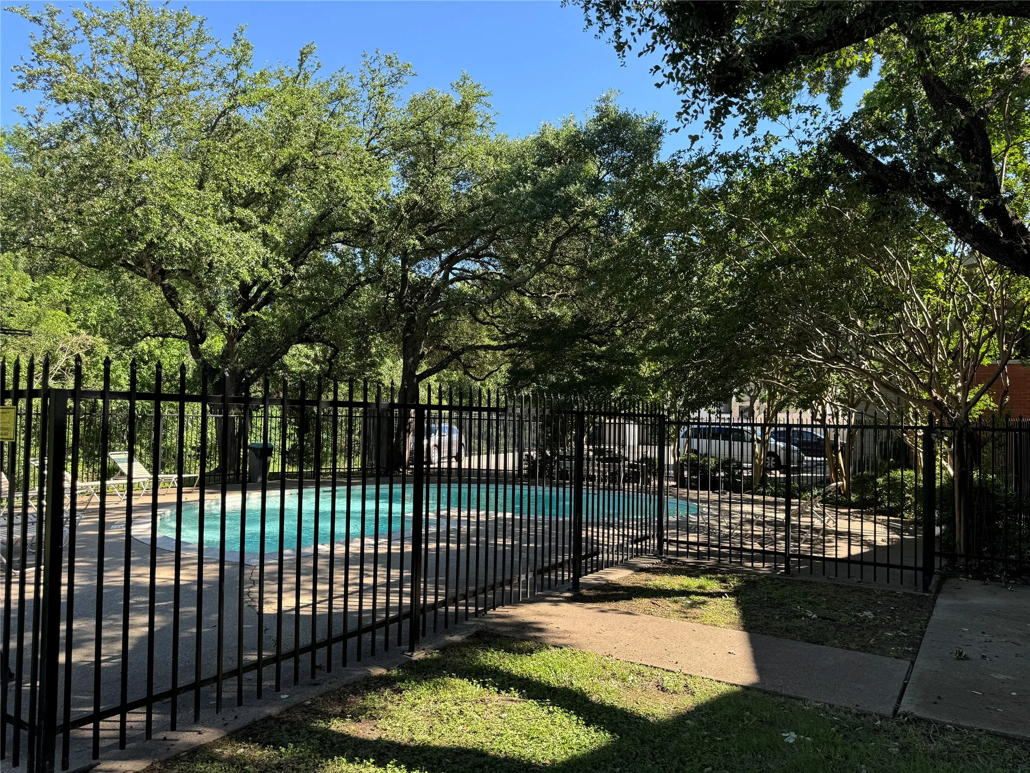 Condominium For Sale in Dallas County , 6900 Skillman Street 708, Dallas, Texas 75231, 2 Bedroom, 2 Bathroom, Garage spaces, 964 Sqft, built in 1981, mls#21391588, Real Estate Agent in Dallas, Homes For Sale in Dallas county, Homes For Sale in Dallas, Realtor in Dallas Texas, Real Estate Brokerage Independent Realty Texas, Luminita Cordes Realtor