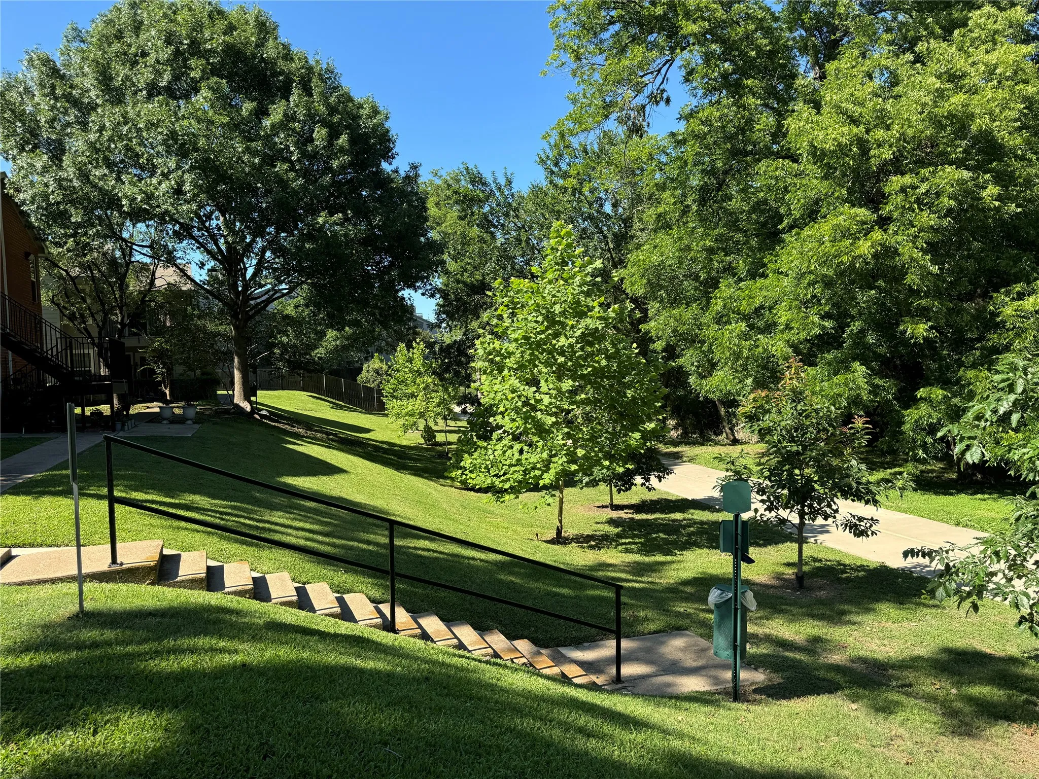 Condominium For Sale in Dallas County , 6900 Skillman Street 708, Dallas, Texas 75231, 2 Bedroom, 2 Bathroom, Garage spaces, 964 Sqft, built in 1981, mls#21391588, Real Estate Agent in Dallas, Homes For Sale in Dallas county, Homes For Sale in Dallas, Realtor in Dallas Texas, Real Estate Brokerage Independent Realty Texas, Luminita Cordes Realtor
